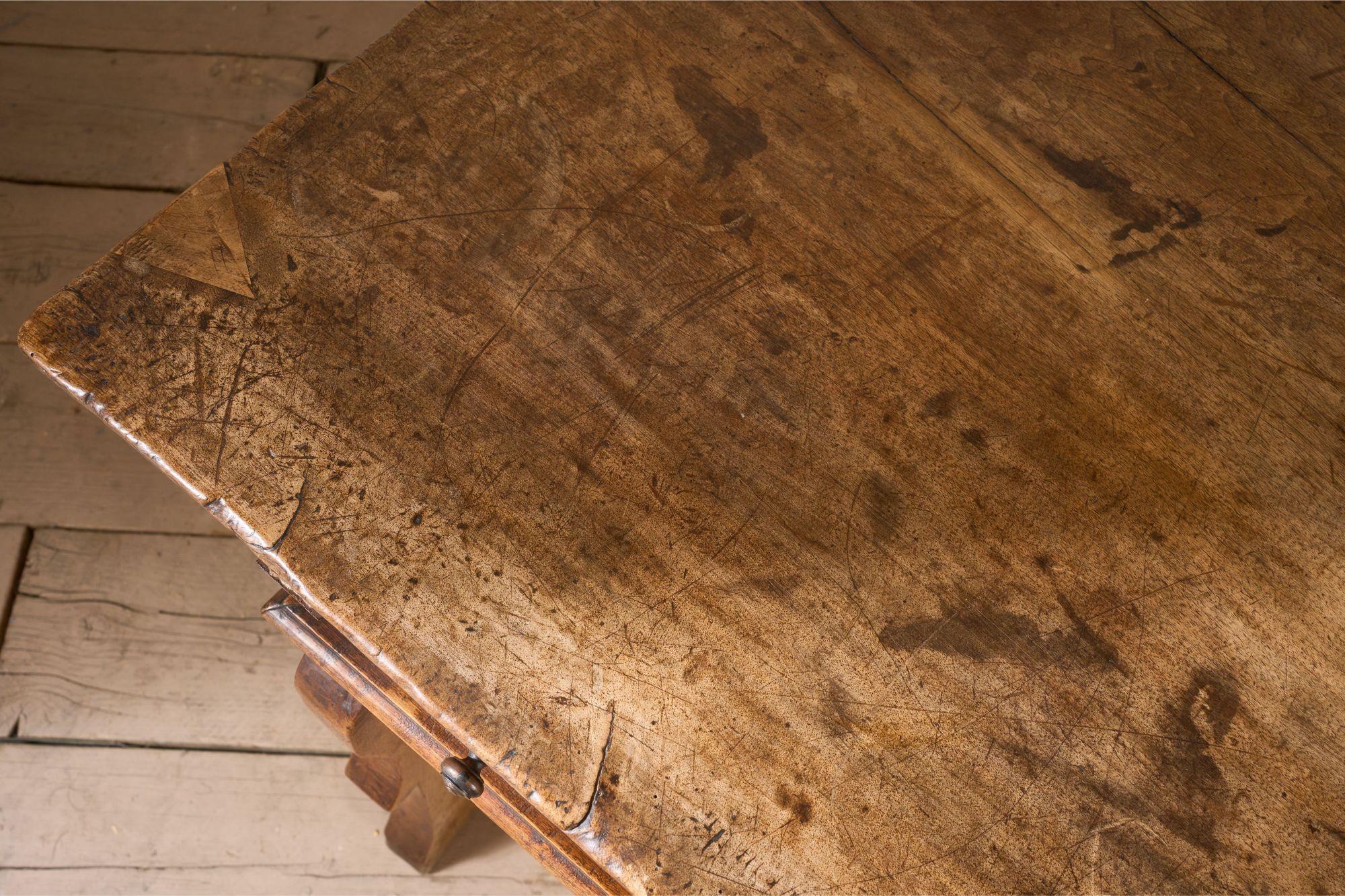 18th Century Spanish Single plank walnut table For Sale 1