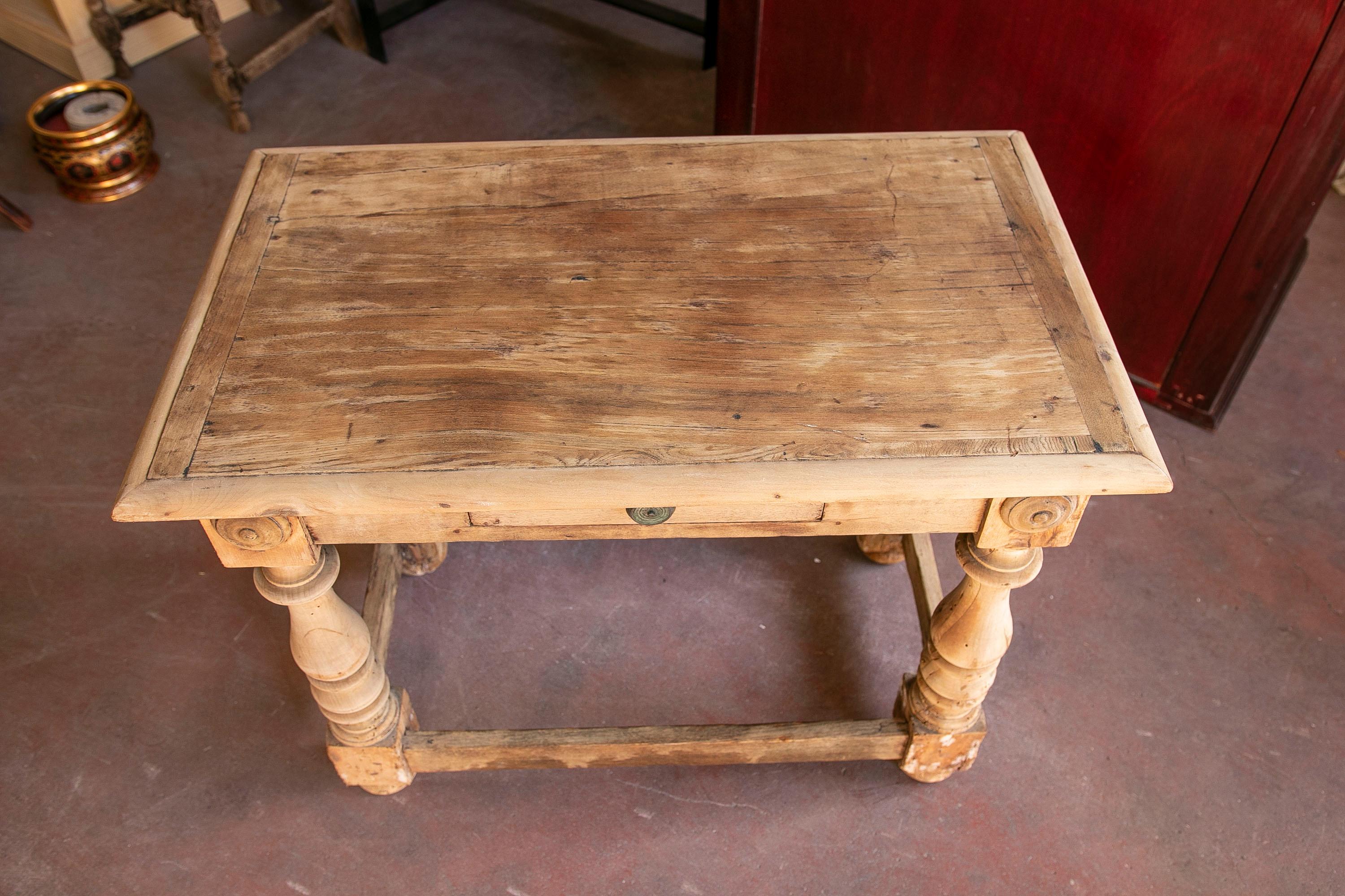 18th Century Spanish Table in the Colour of the Original  Wood with Drawer In Good Condition For Sale In Marbella, ES