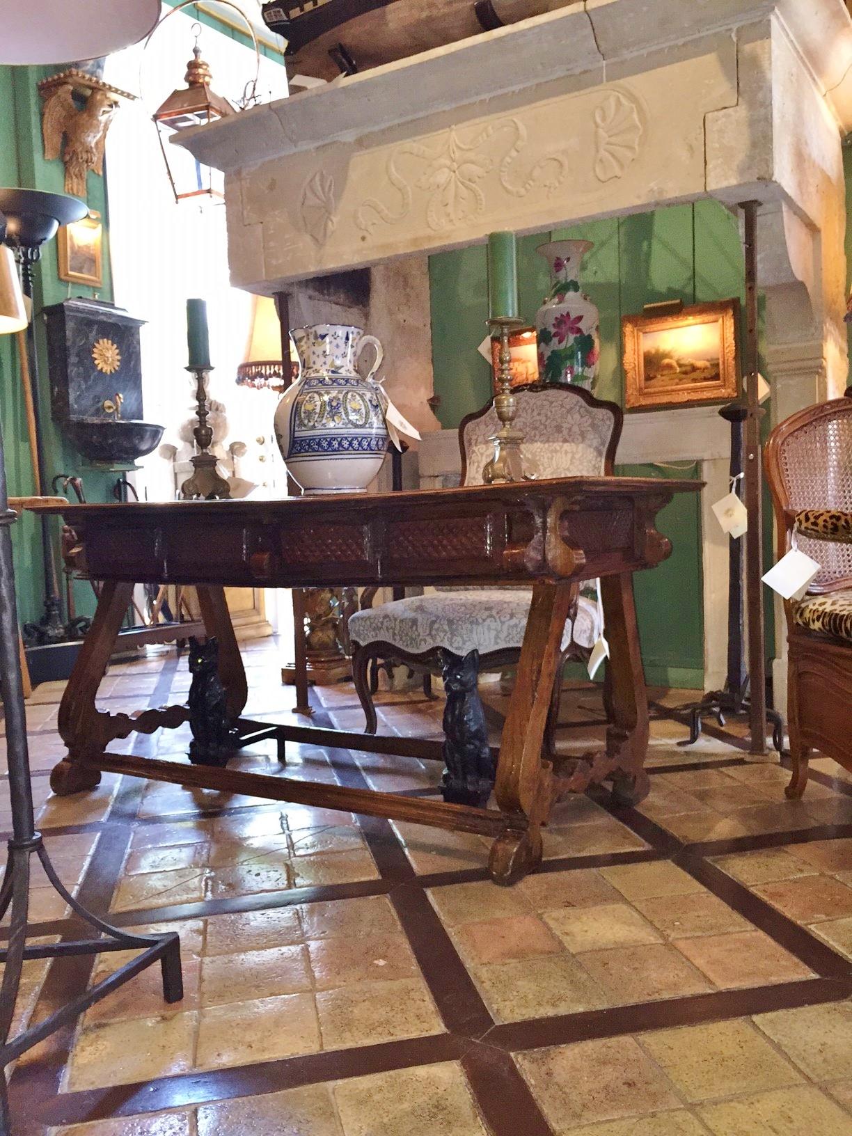 Pichet Talavera De La Reina espagnol du 18ème siècle Centre de table rustique Bon état - En vente à West Hollywood, CA