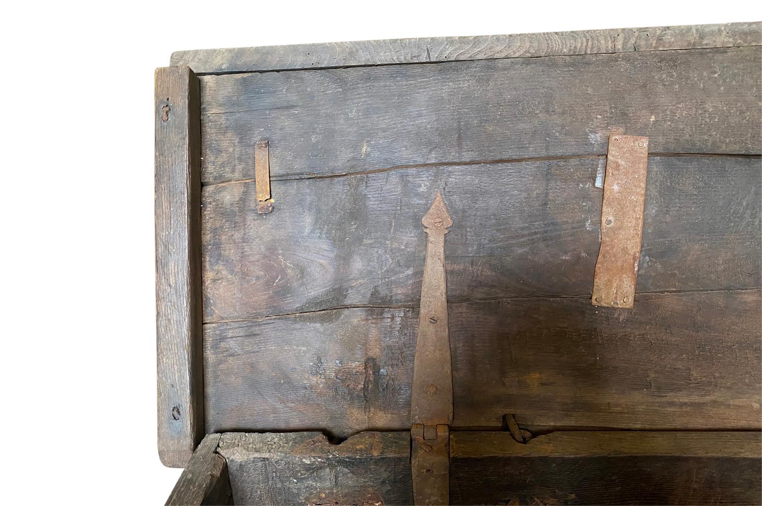 18th Century Spanish Trunk, Coffre For Sale 2