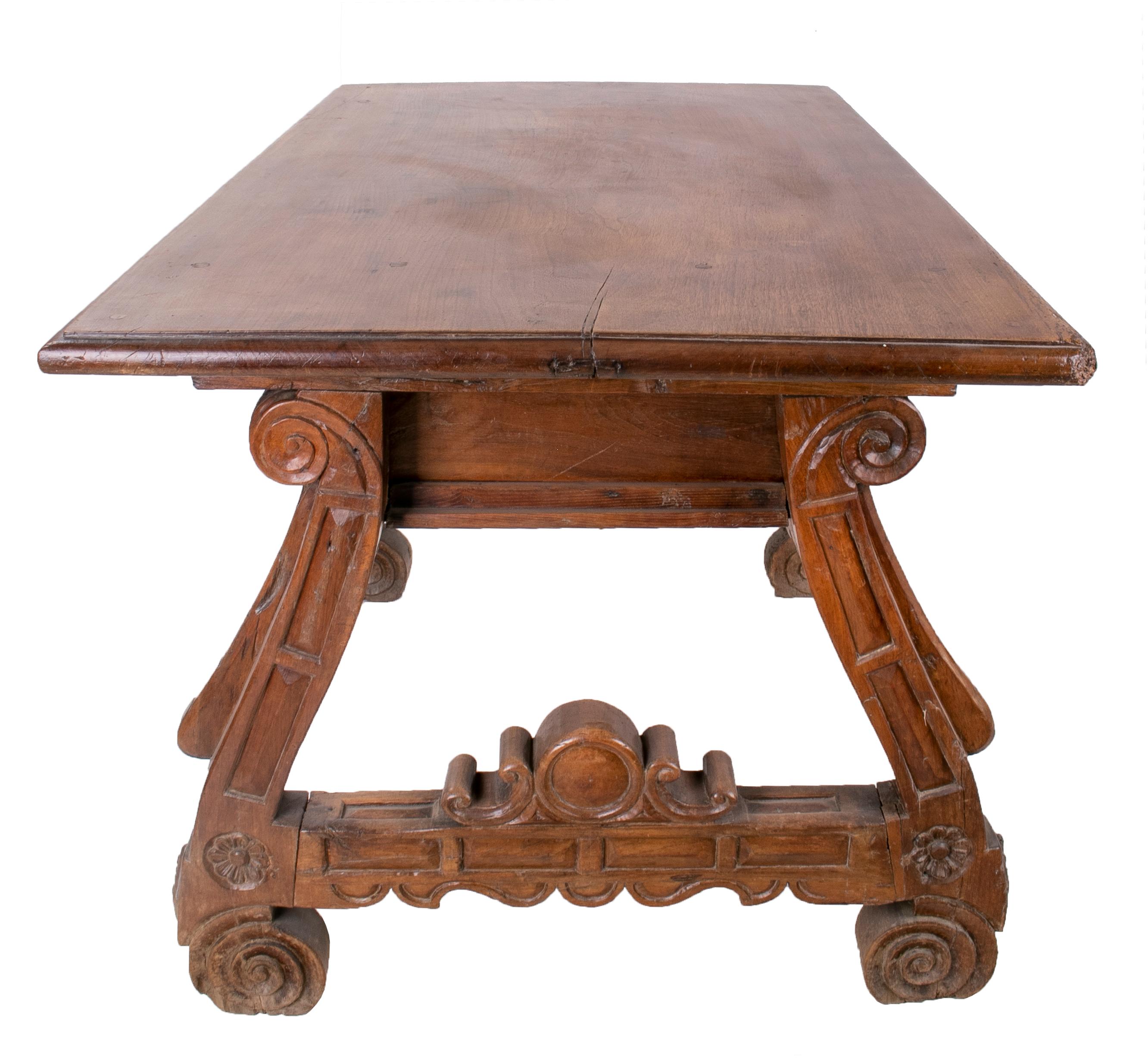 18th Century Spanish Two-Drawer Walnut Table In Good Condition In Marbella, ES