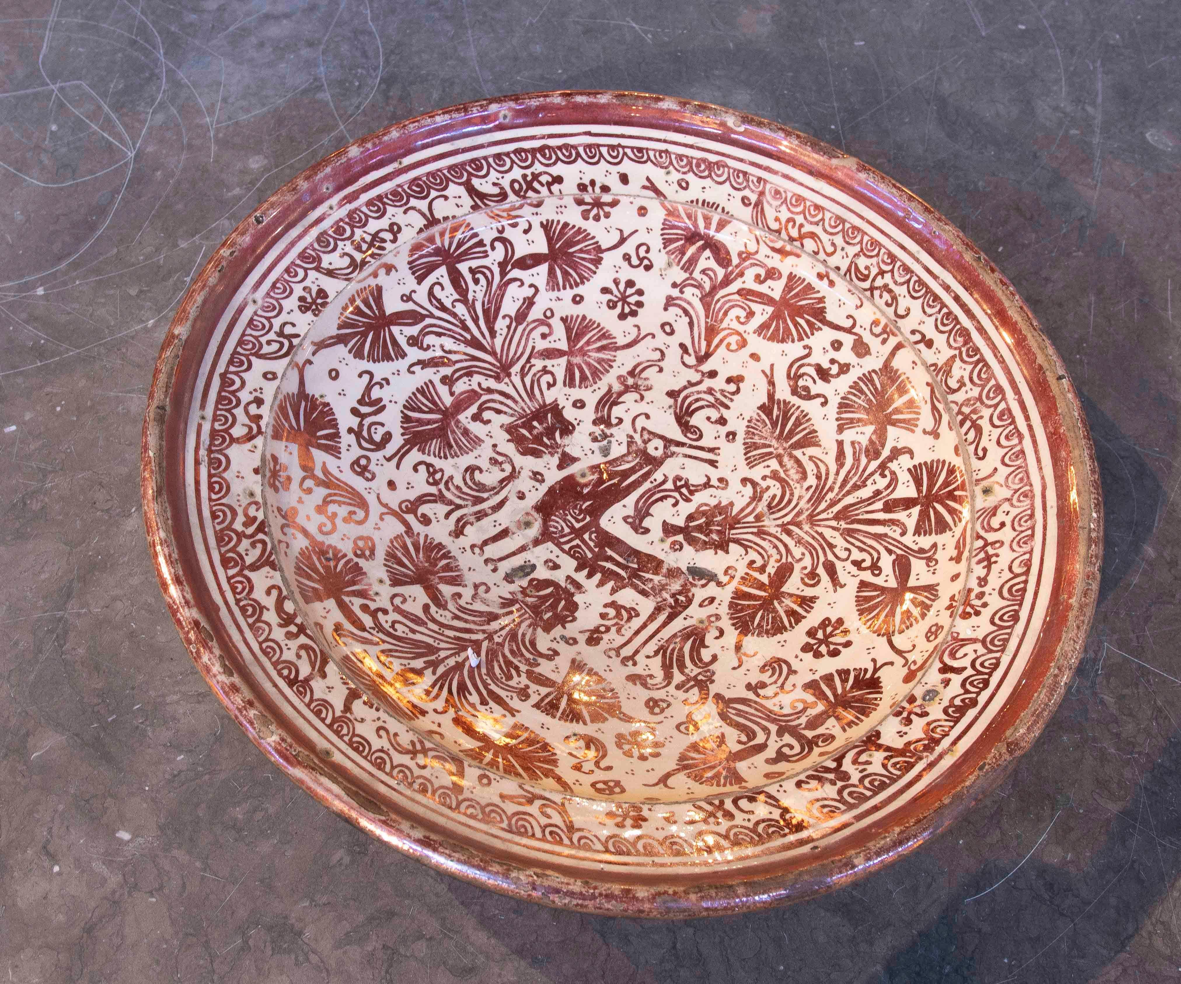 Plato de Cerámica Brillante Valenciana de Manises del Siglo XVIII Español en venta