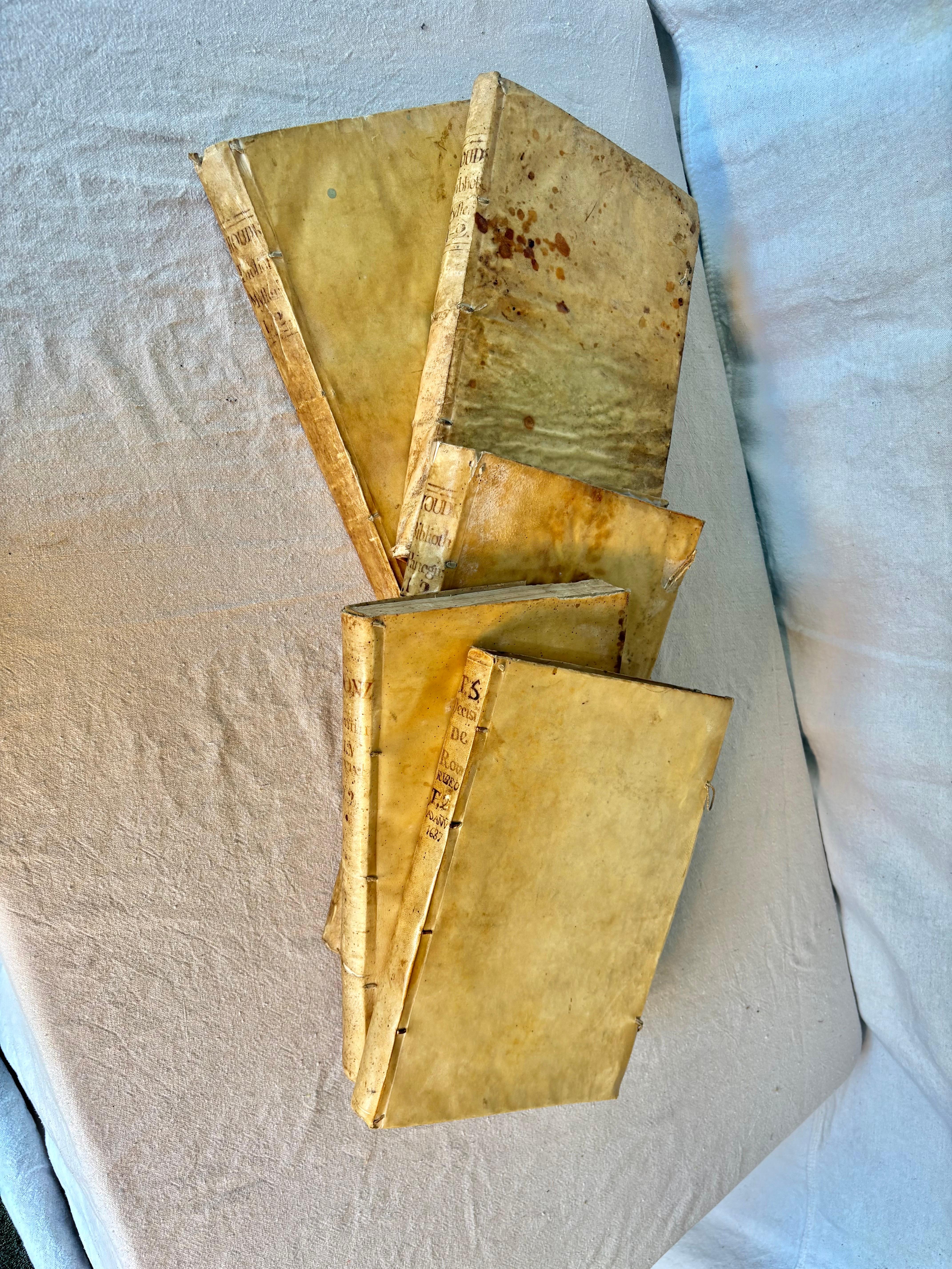 Livres en Vellum espagnols du 18ème siècle - Lot de cinq en vente 3