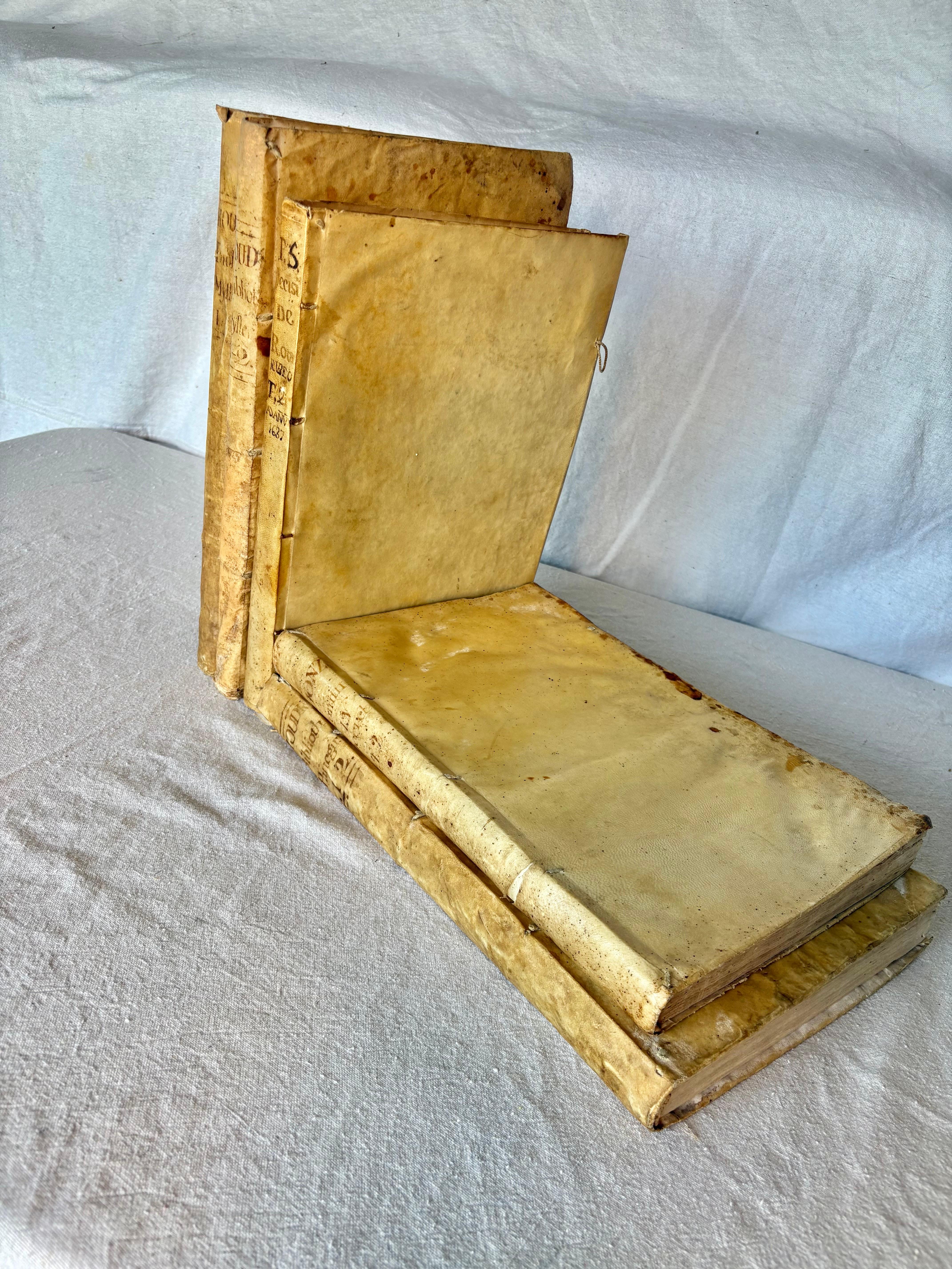 XVIIIe siècle et antérieur Livres en Vellum espagnols du 18ème siècle - Lot de cinq en vente