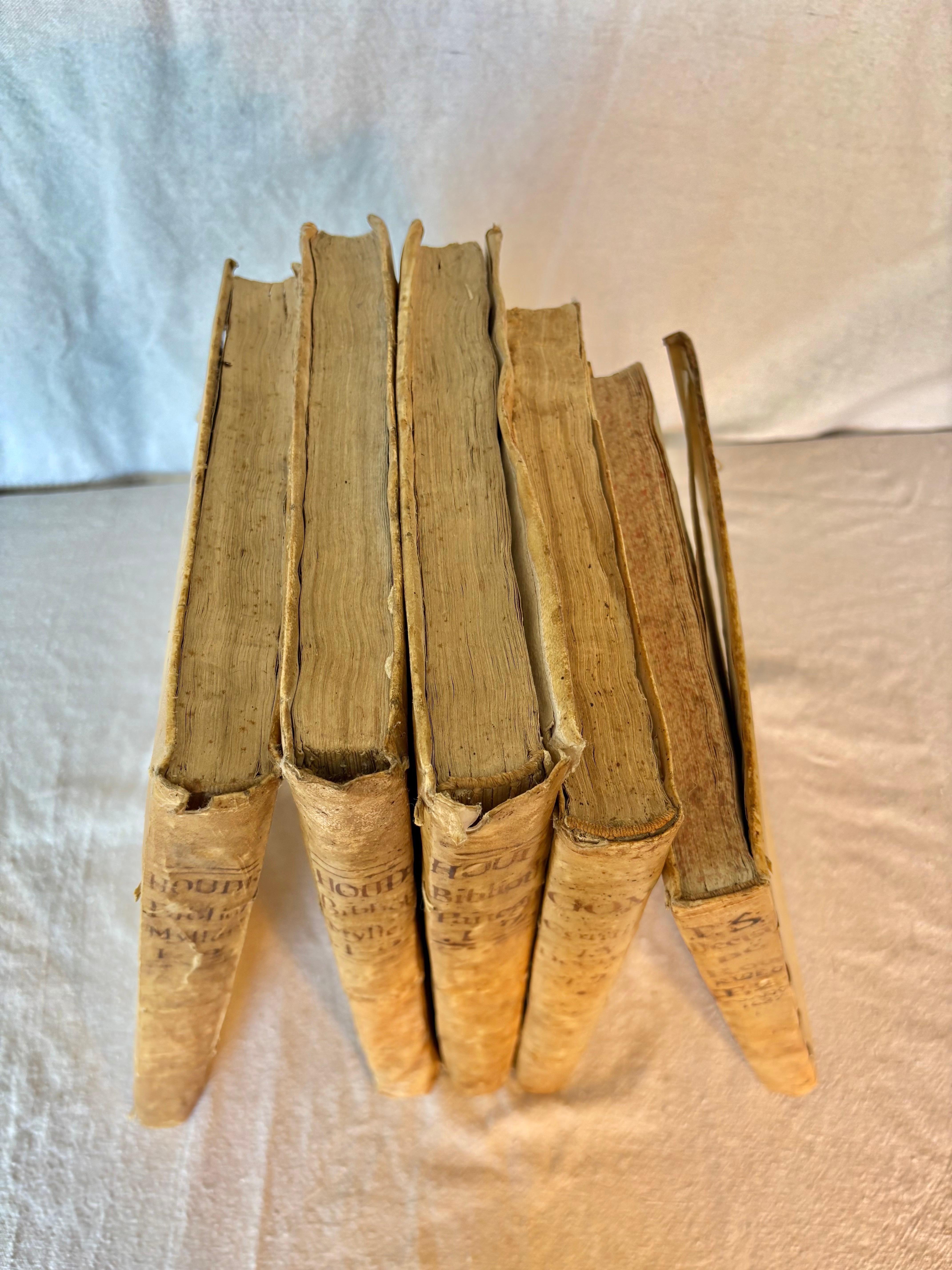 Livres en Vellum espagnols du 18ème siècle - Lot de cinq en vente 1