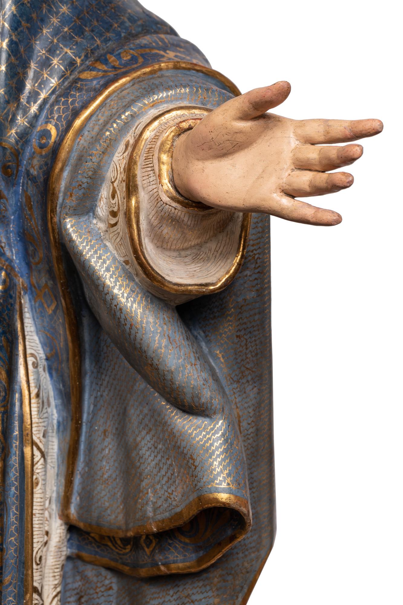 Handgefertigte Skulptur der spanischen Jungfrau Maria von makelloser Konception aus dem 18. Jahrhundert im Angebot 3