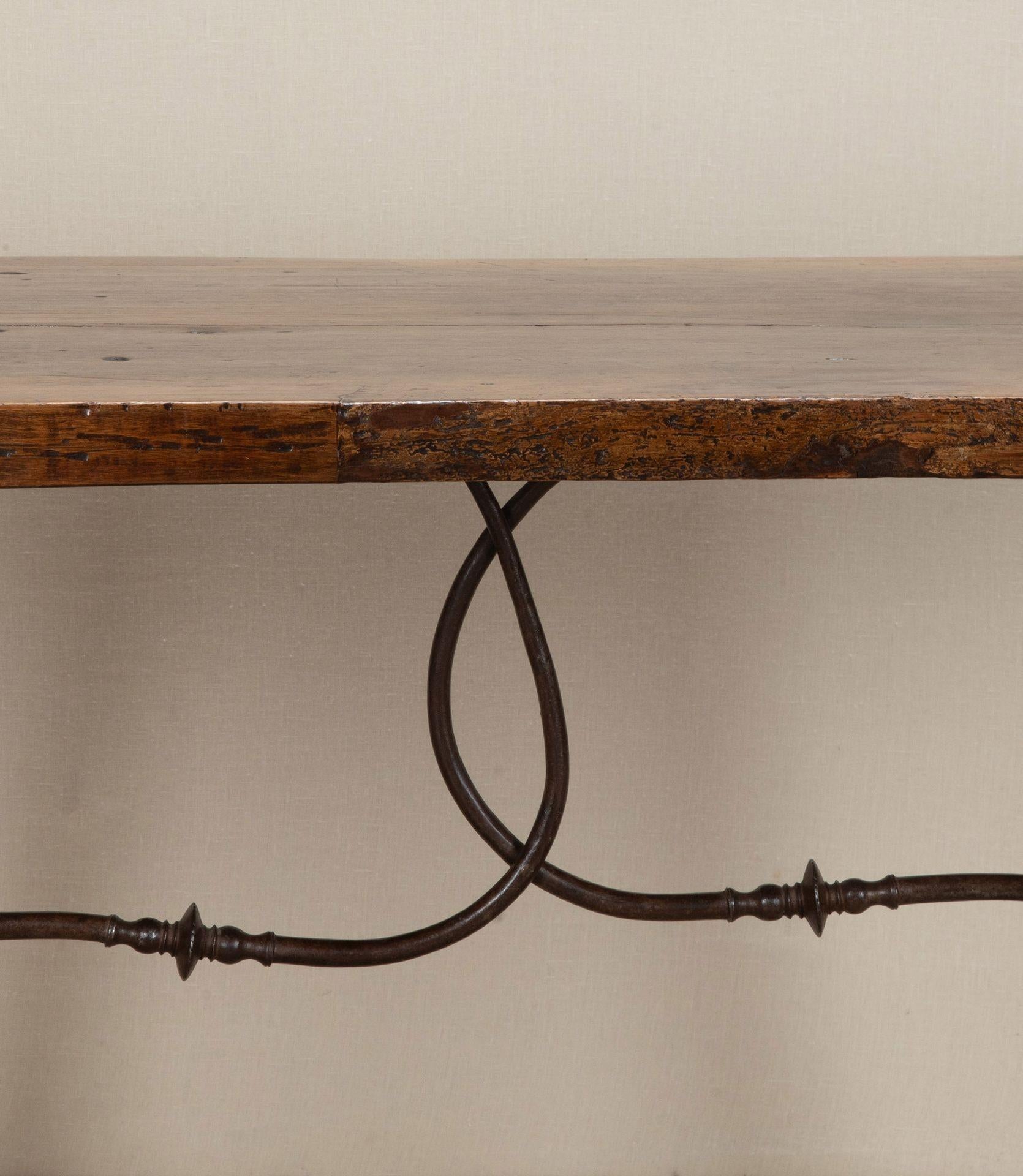 18th Century Spanish Walnut Centre Table For Sale 2
