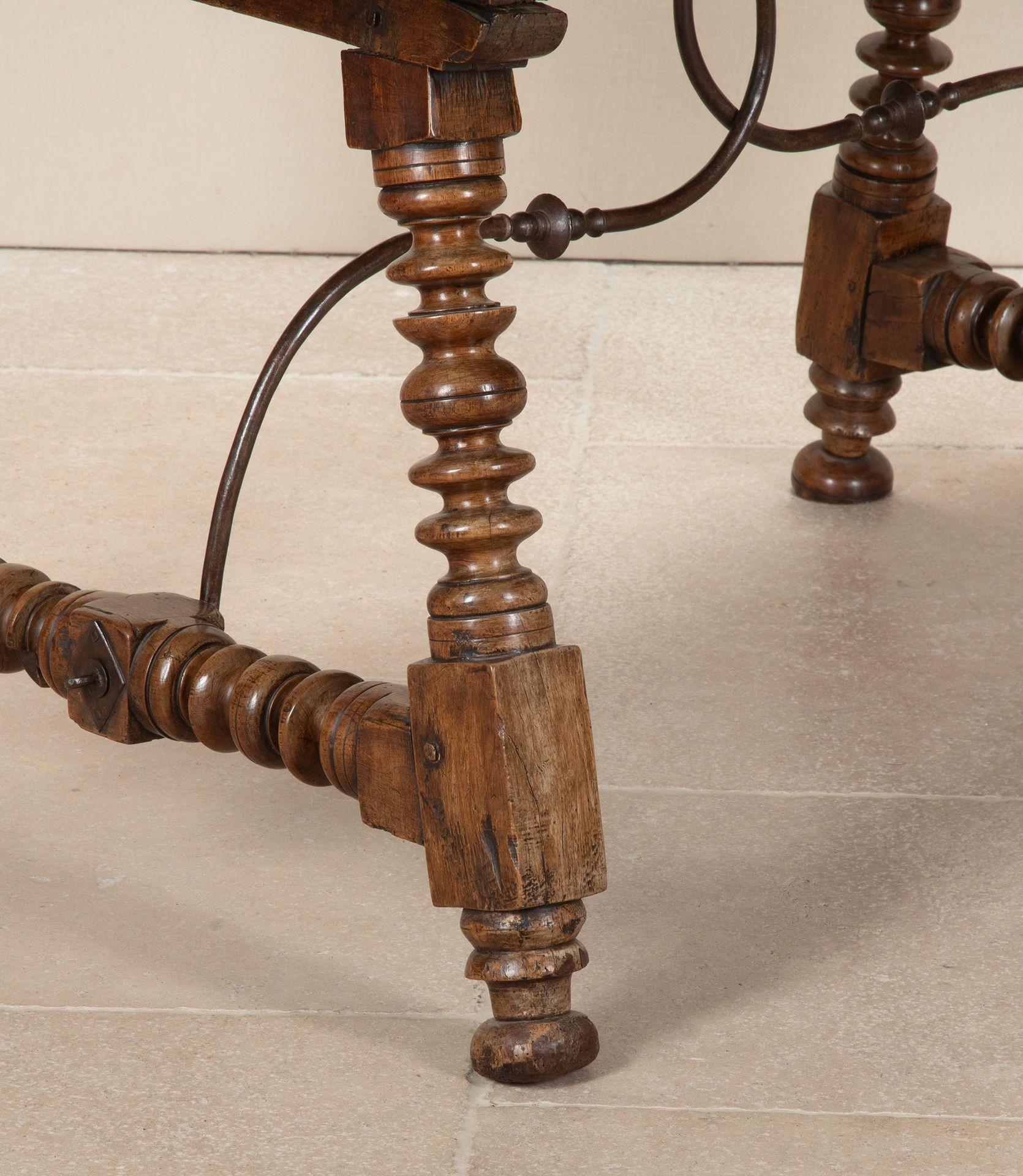 18th Century Spanish Walnut Centre Table For Sale 4