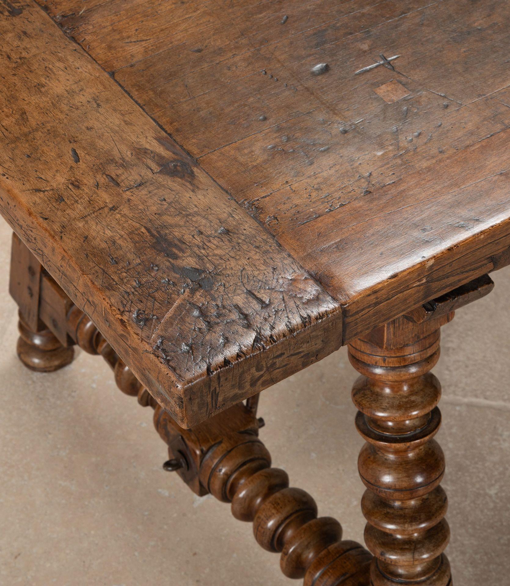 18th Century Spanish Walnut Centre Table For Sale 5