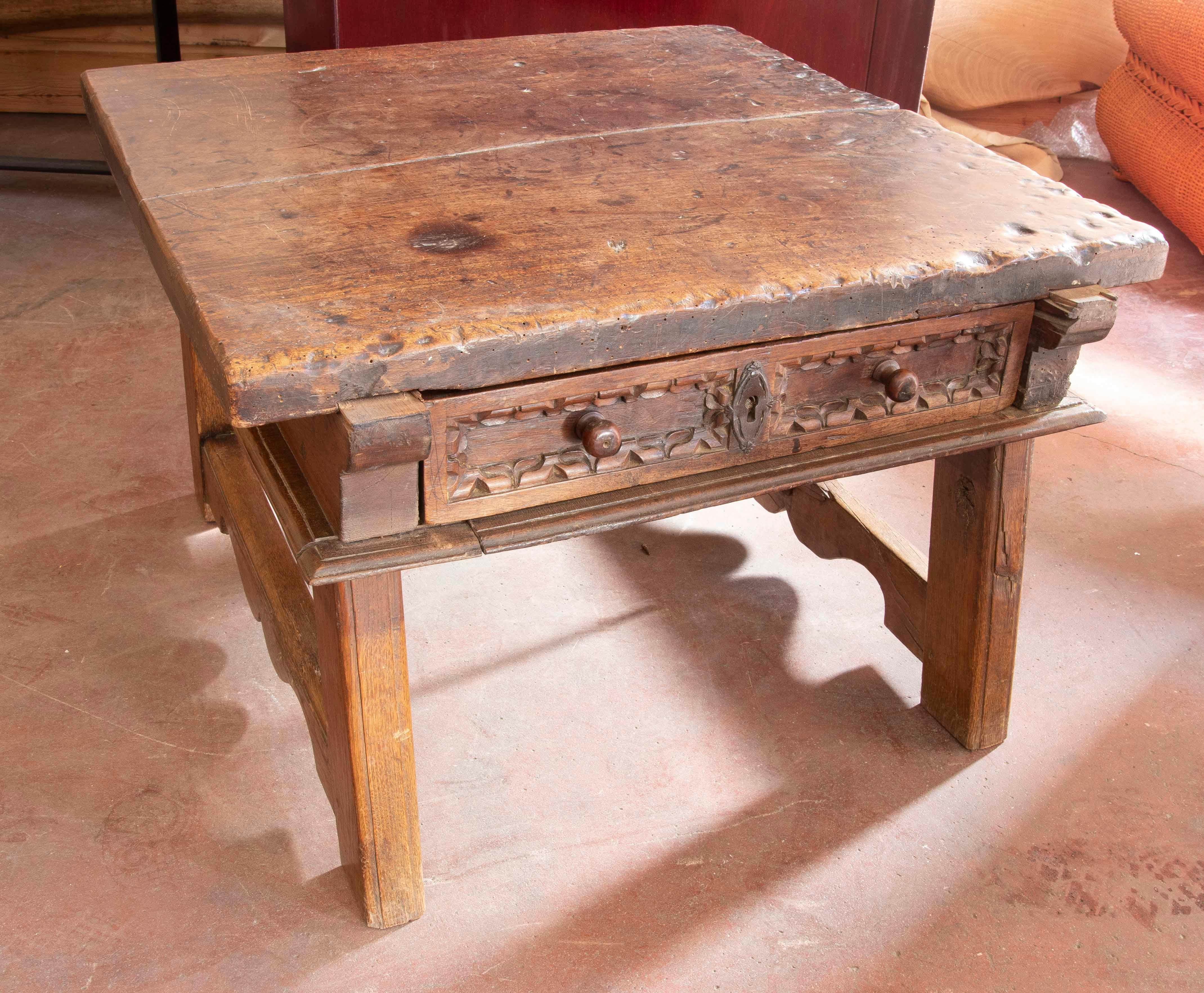 18th Century Spanish Walnut Coffee Table with Carved Drawer For Sale 9