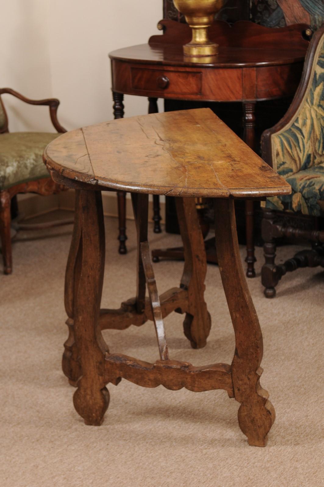 18th Century Spanish Walnut Demilune Table with Lyre Legs In Good Condition In Atlanta, GA