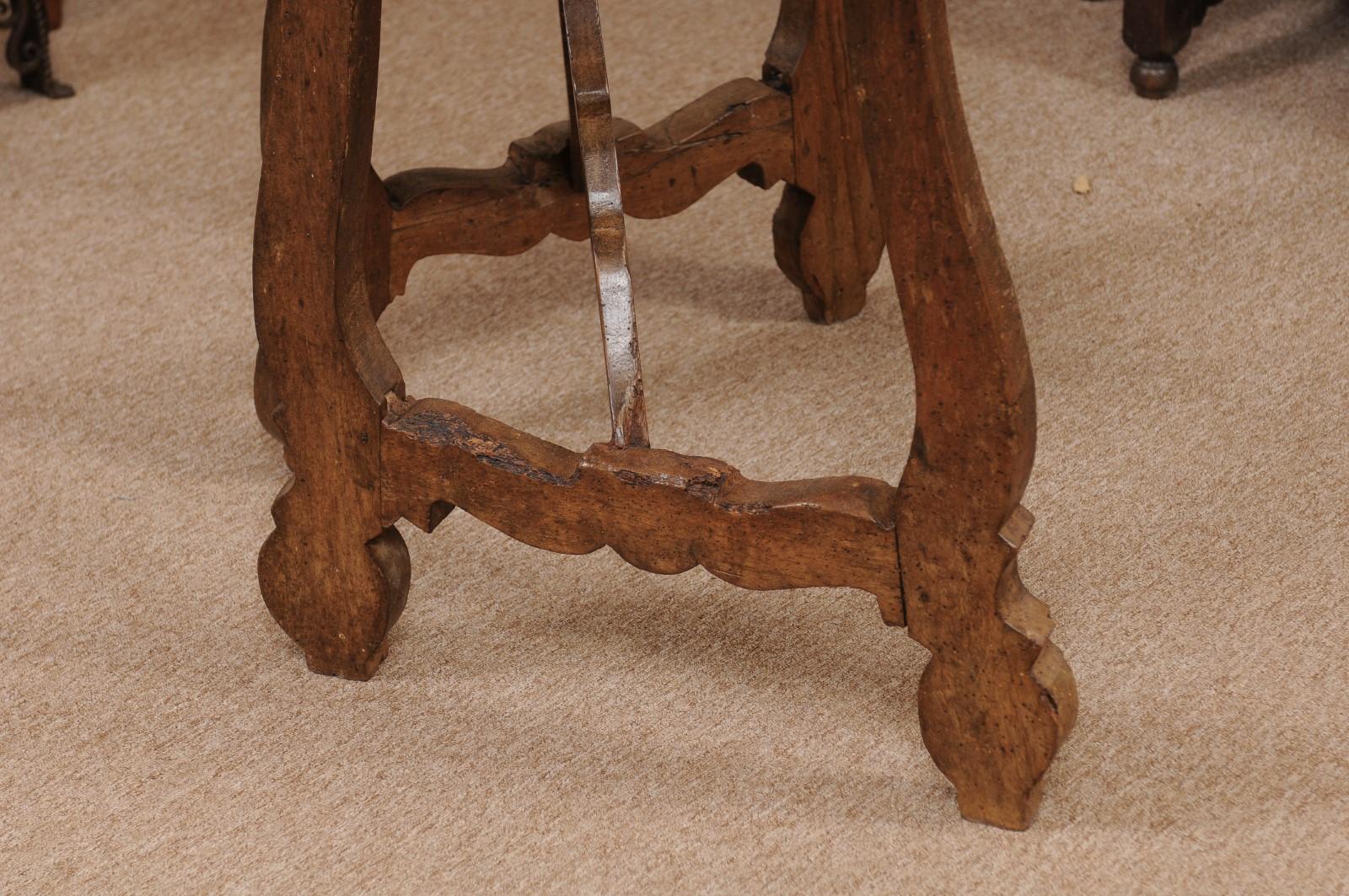 18th Century Spanish Walnut Demilune Table with Lyre Legs For Sale 1