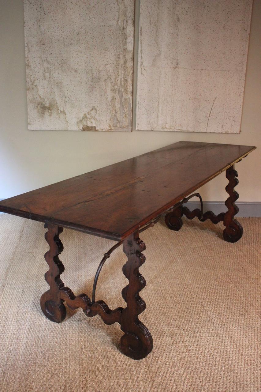18th Century Spanish Walnut Dining Table For Sale 1