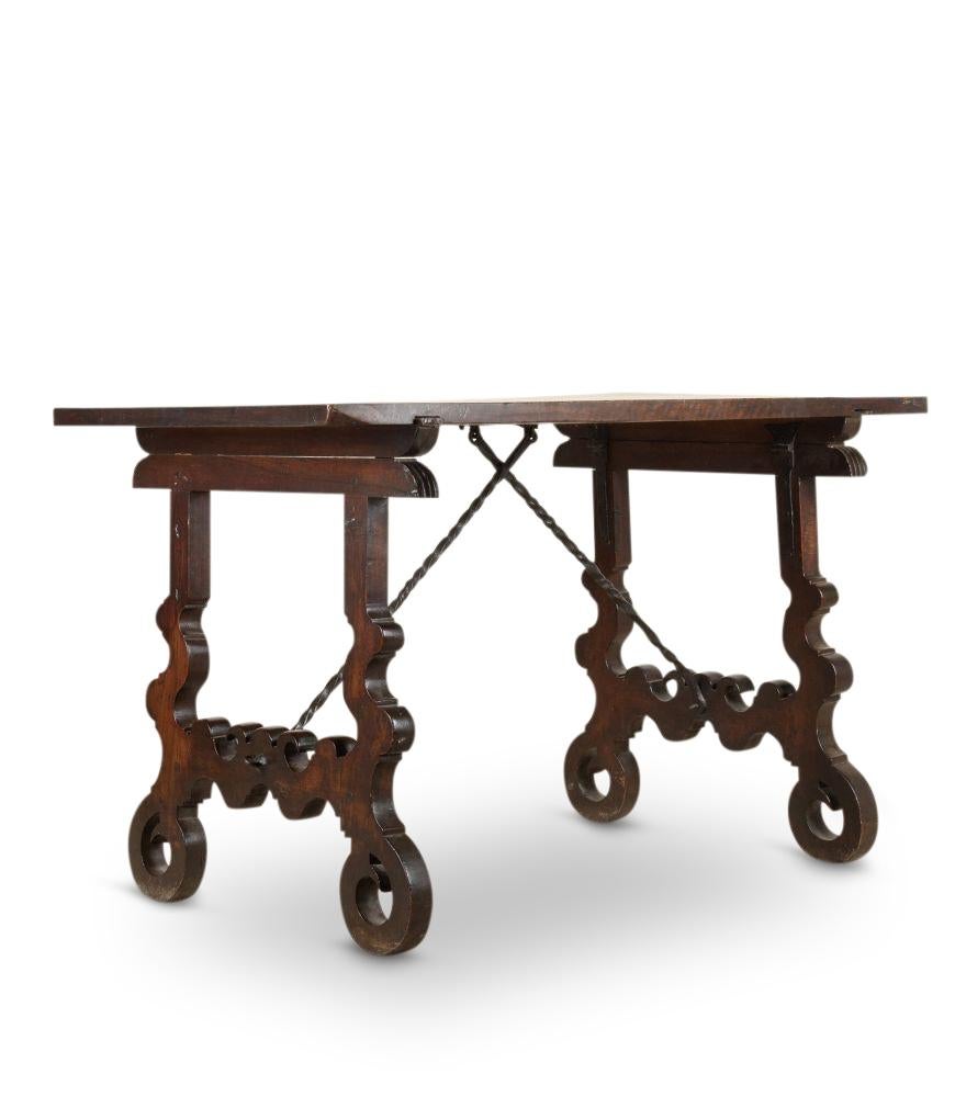 Table de salle à manger espagnole du 18ème siècle Bon état - En vente à Tetbury, Gloucestershire