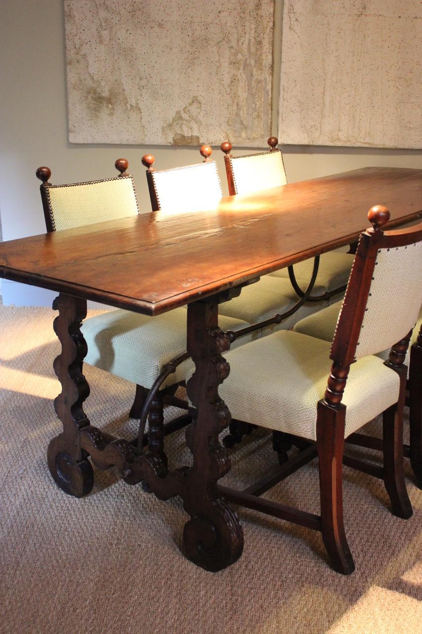 18th Century Spanish Walnut Dining Table For Sale 4