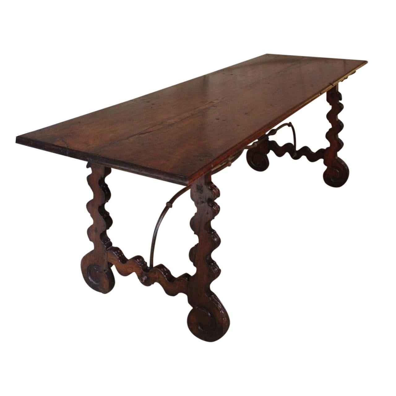 18th Century Spanish Walnut Dining Table For Sale