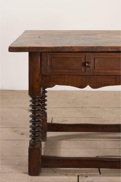18th century Spanish walnut side table with bobbin legs