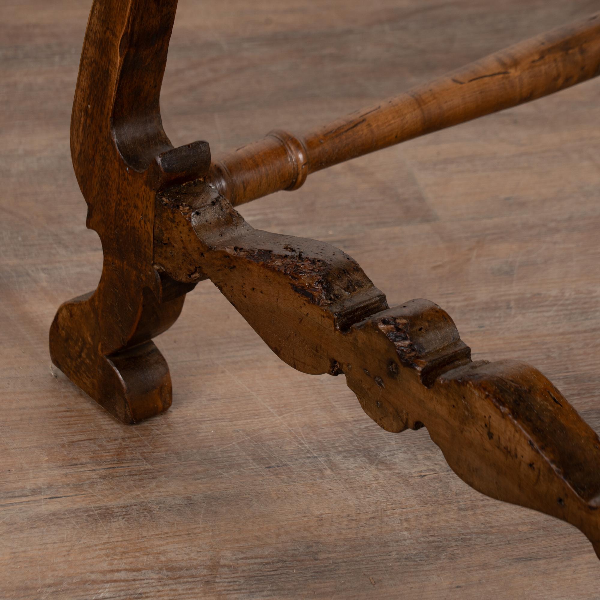 18th Century Spanish Walnut Table or Console For Sale 4