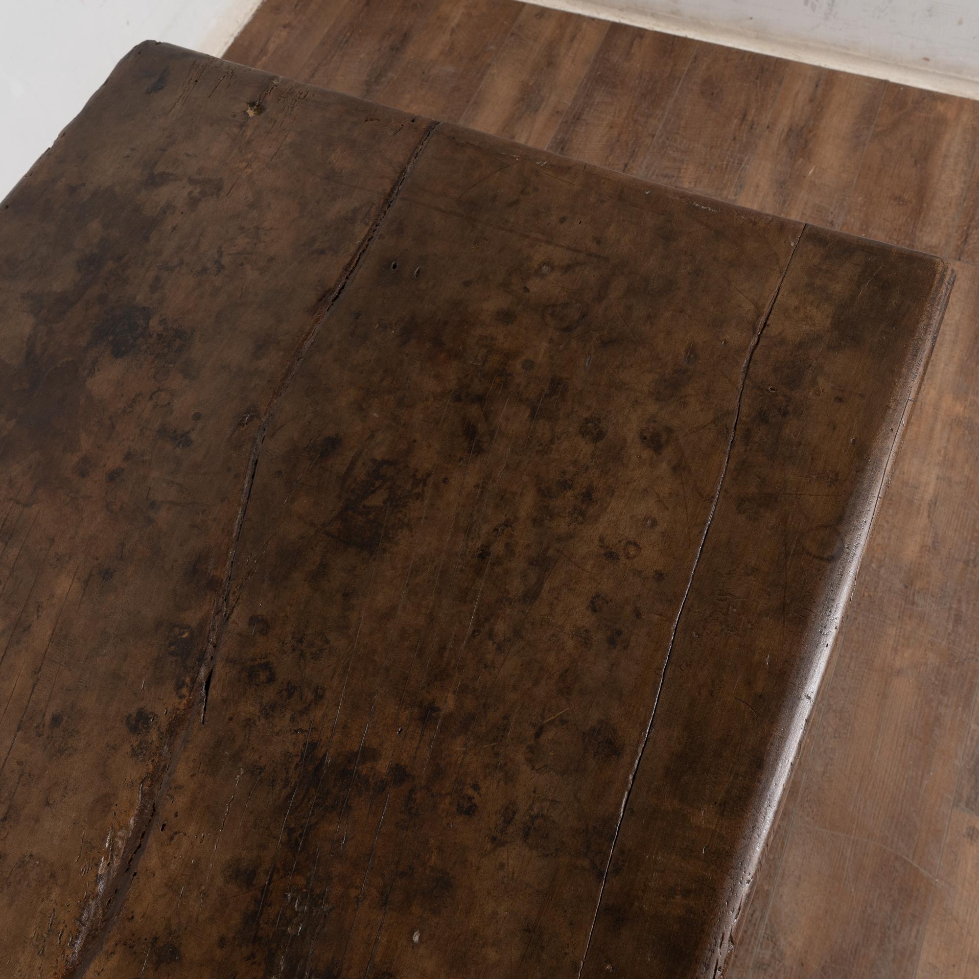 18th Century Spanish Walnut Table or Console For Sale 6