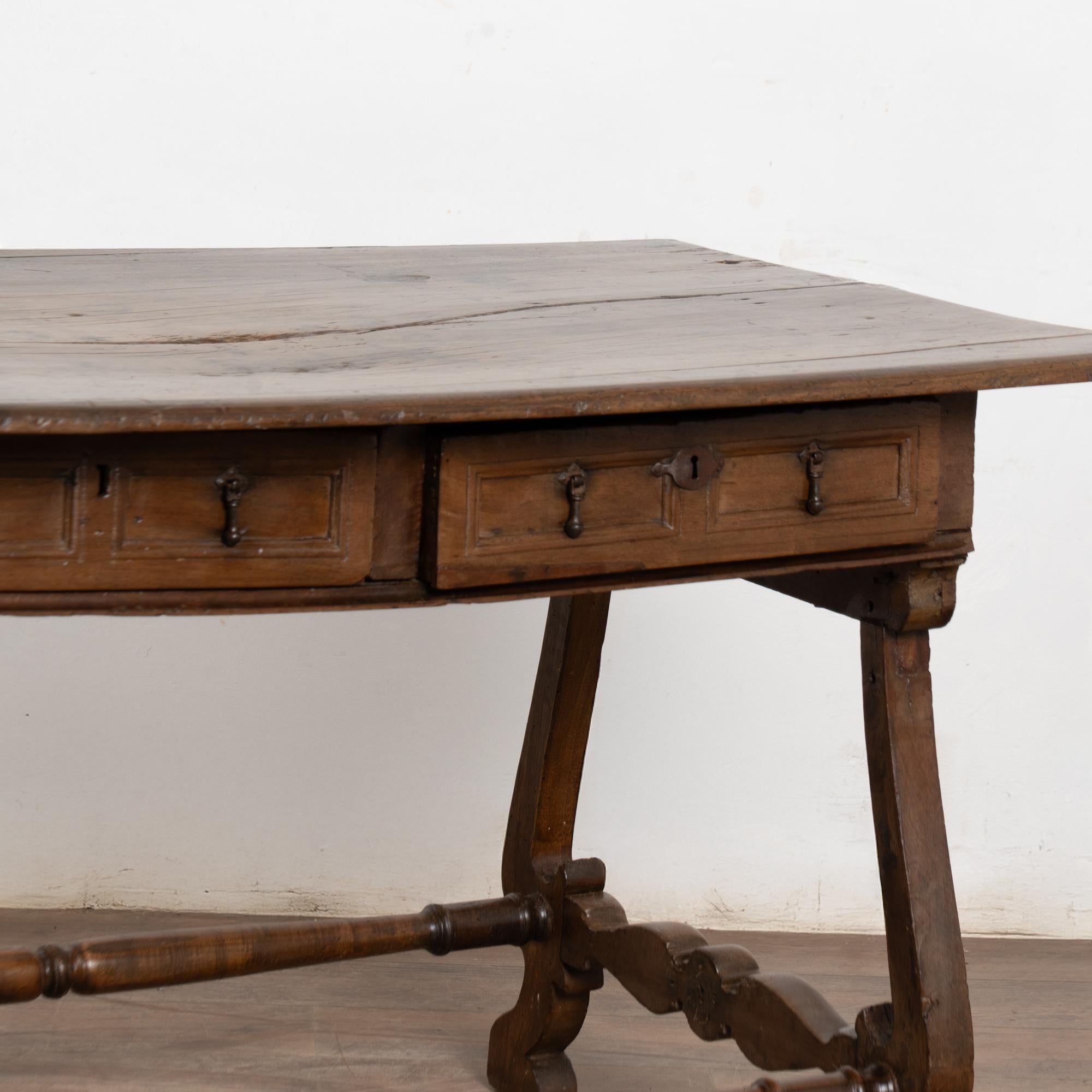 18th Century Spanish Walnut Table or Console For Sale 1