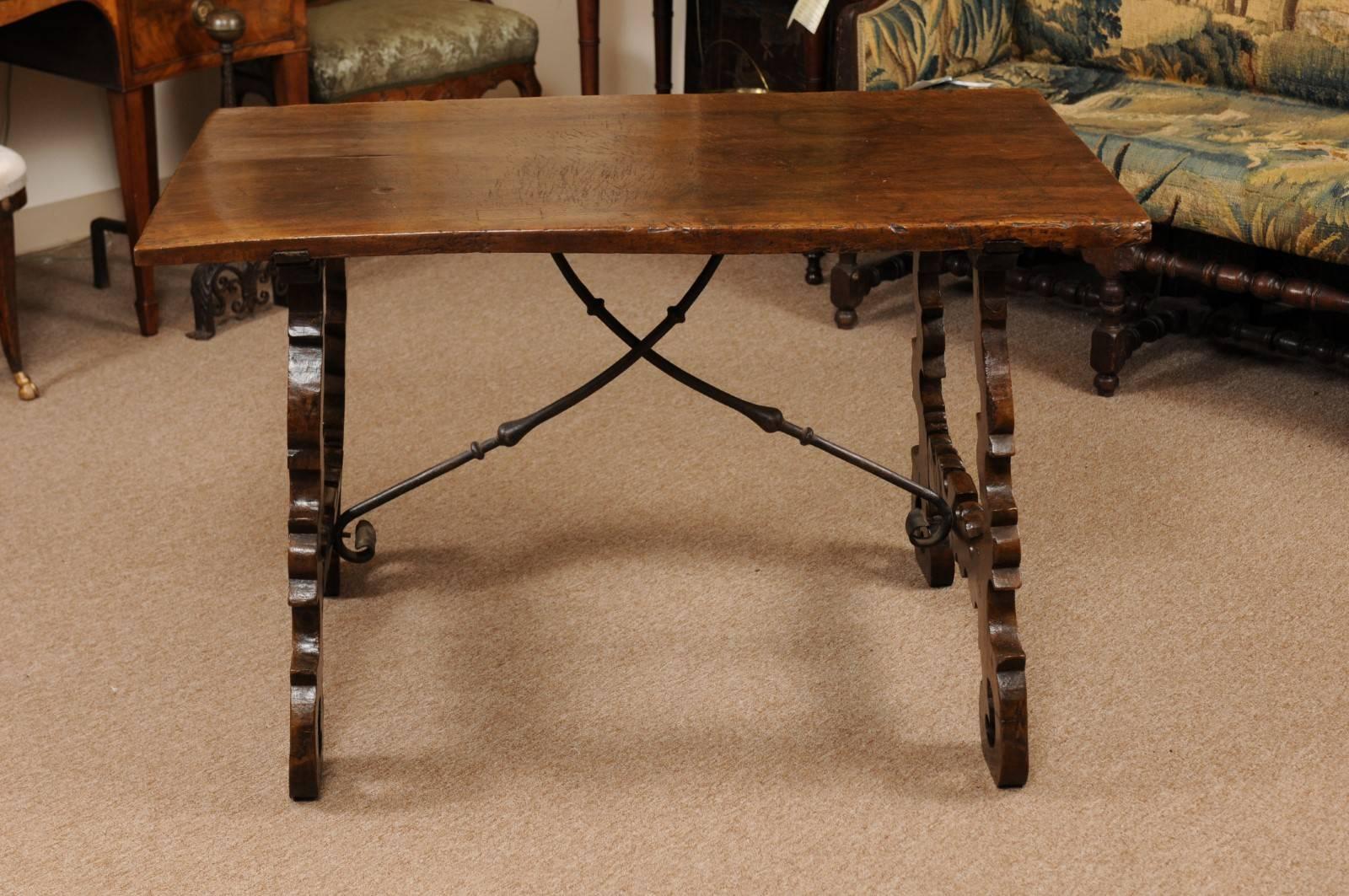 18th Century Spanish Walnut Table with Lyre Legs In Good Condition In Atlanta, GA