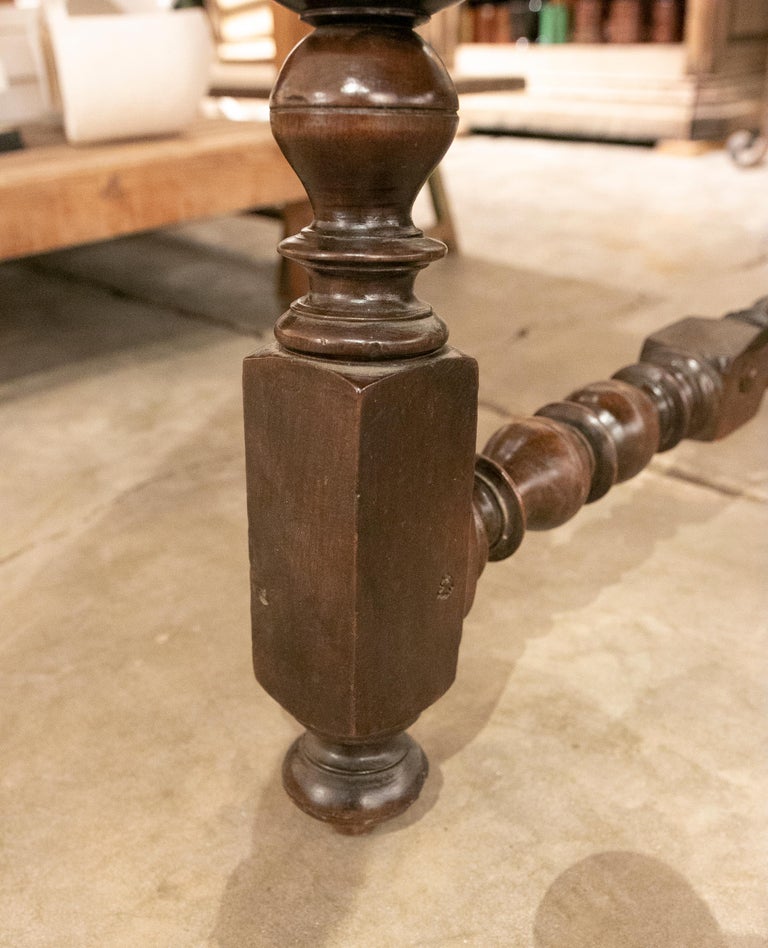 18th Century Spanish Walnut Table with Turned Legs For Sale 7