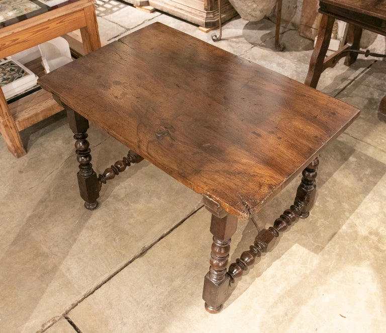 18th Century Spanish Walnut Table with Turned Legs For Sale 2