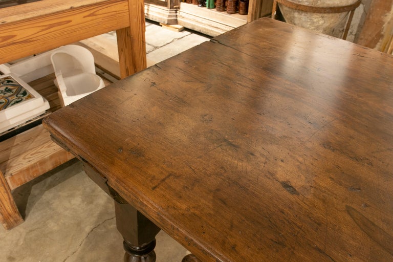 18th Century Spanish Walnut Table with Turned Legs For Sale 4