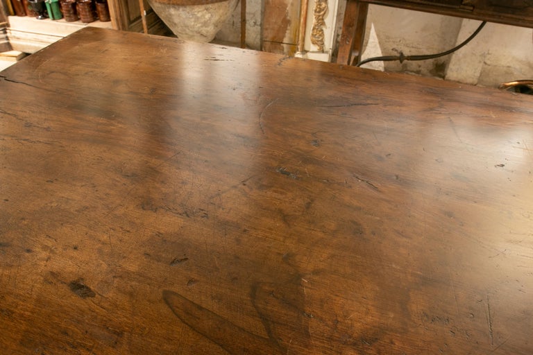 18th Century Spanish Walnut Table with Turned Legs For Sale 5