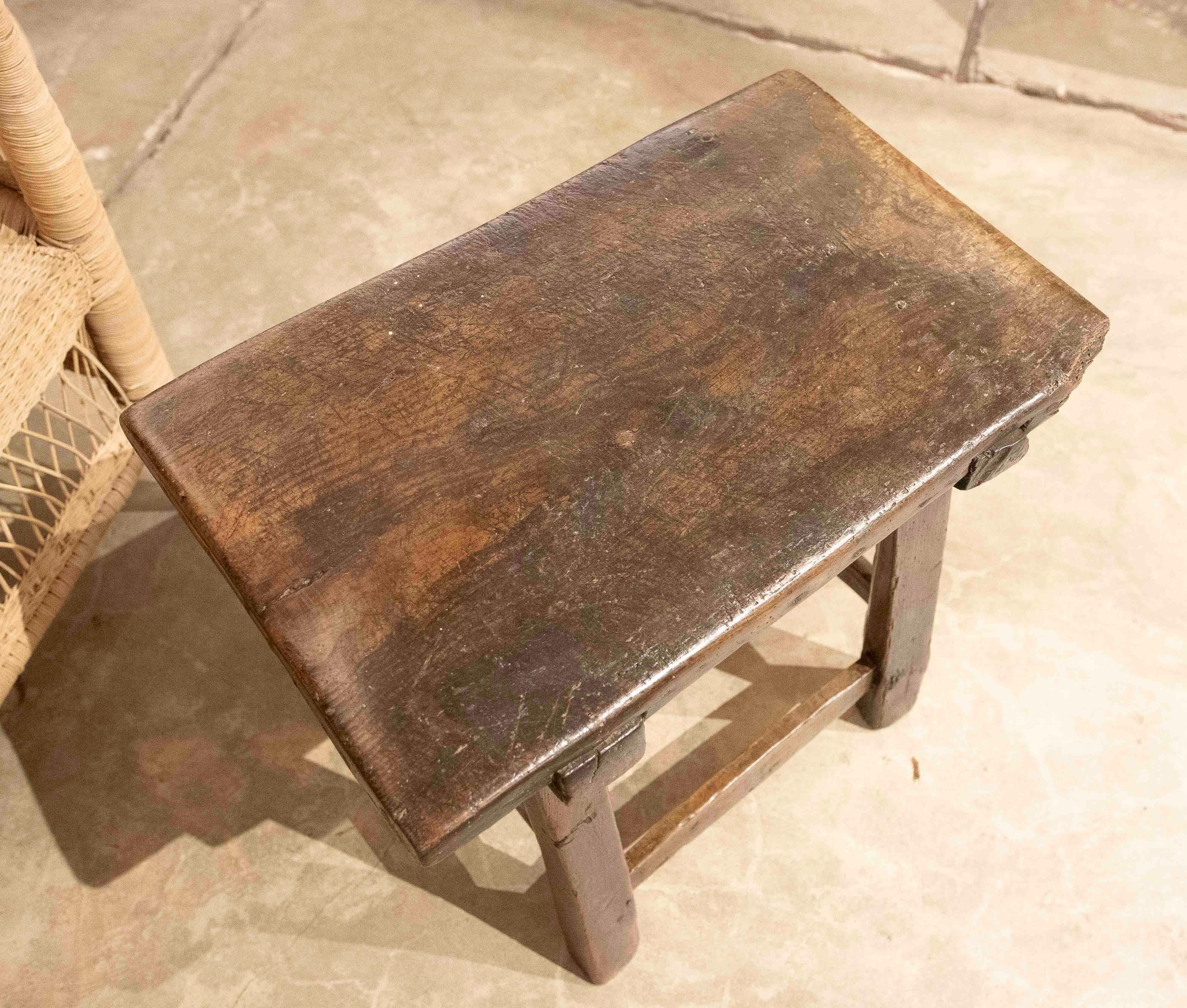 Banc en bois espagnol du XVIIIe siècle en vente 8