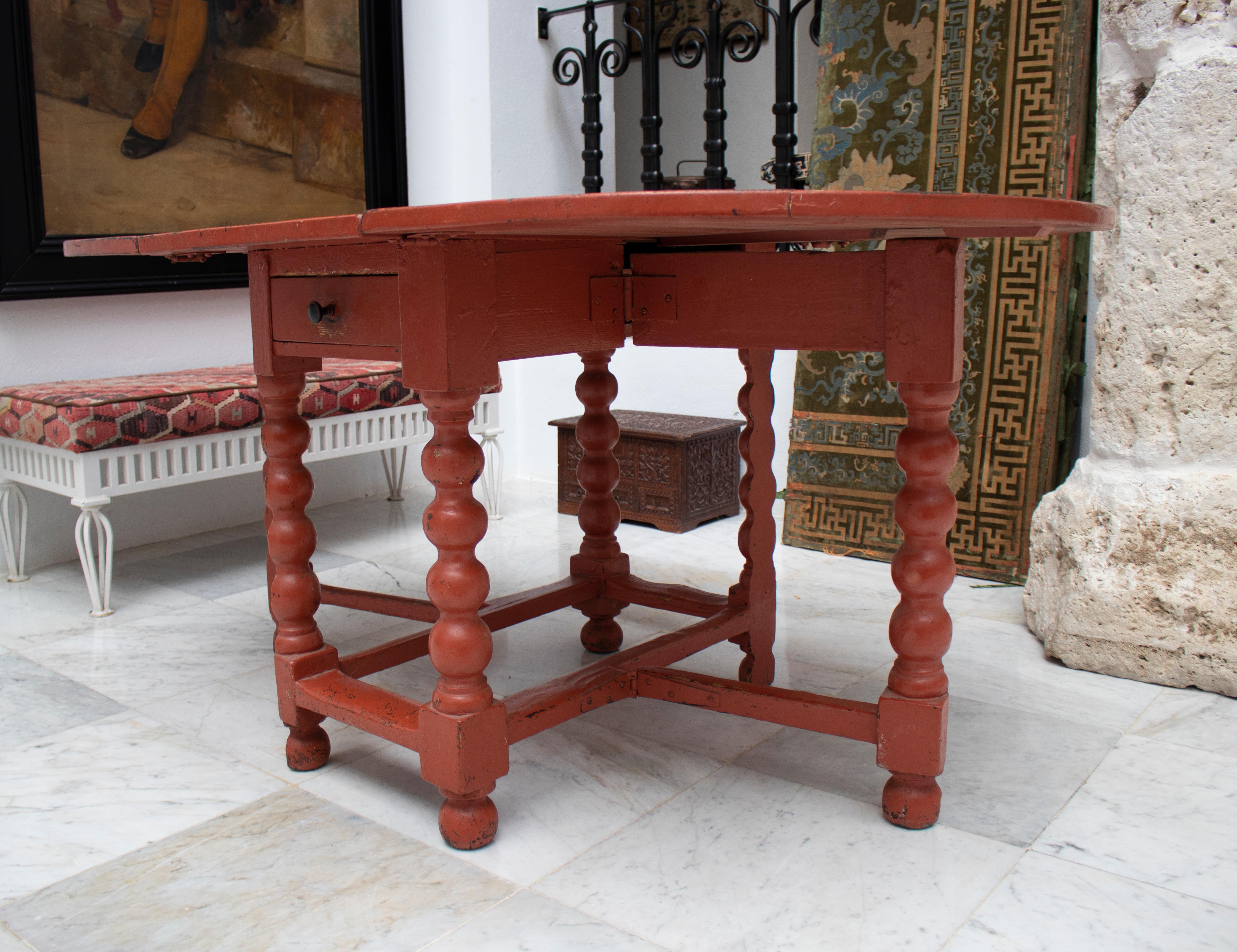 18th Century Spanish Wooden Folding Table Painted in Red 6