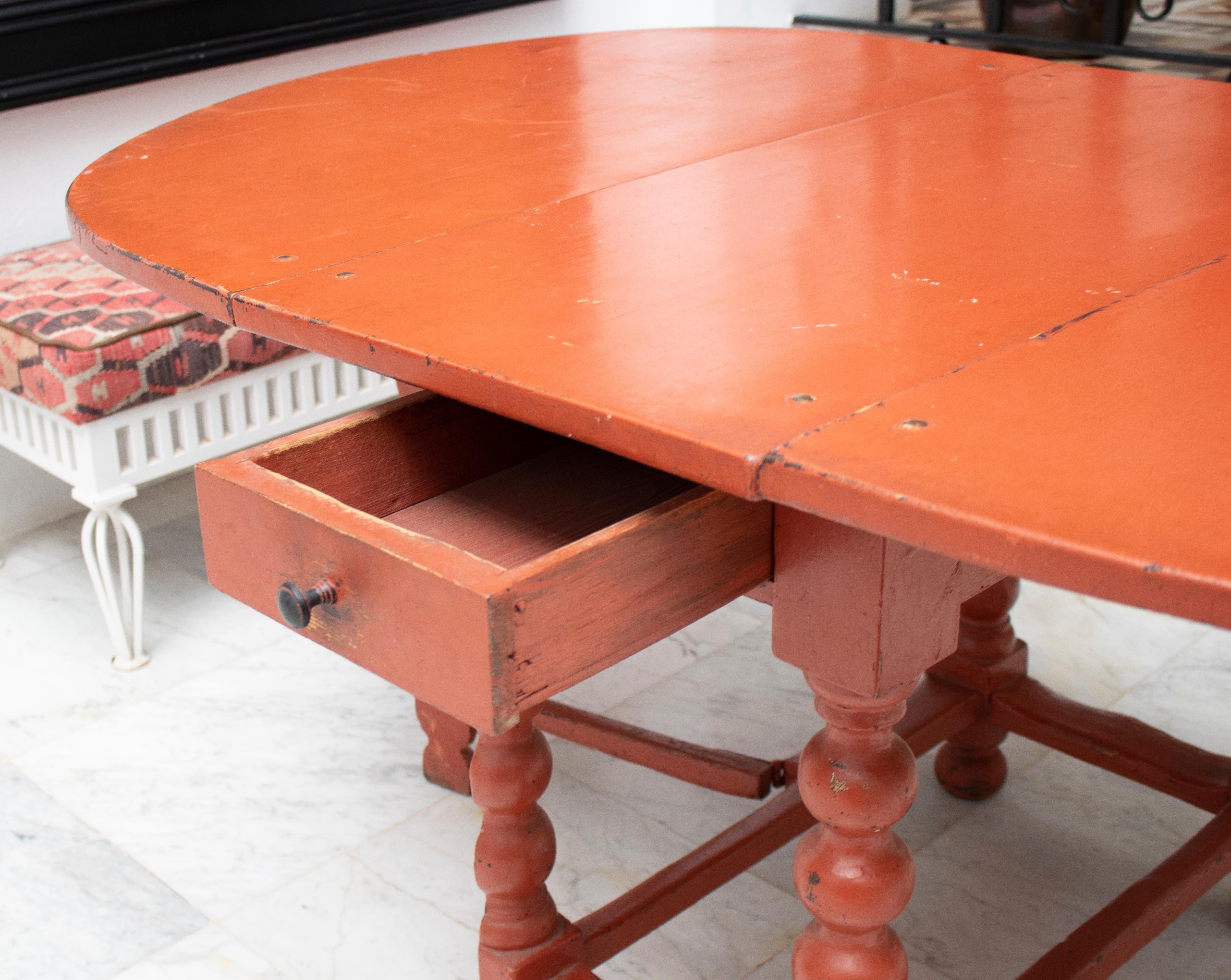 18th Century Spanish Wooden Folding Table Painted in Red 7