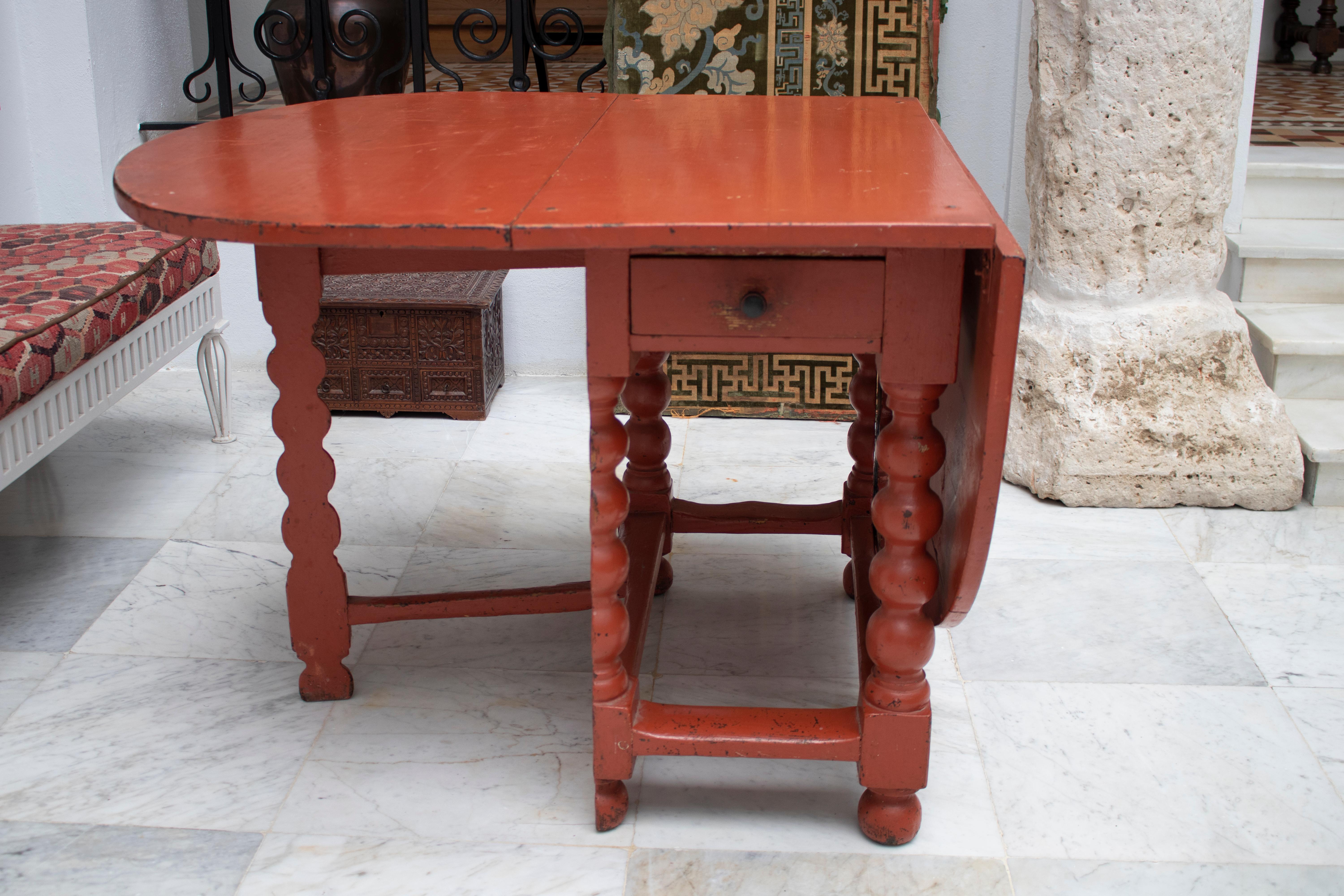18th Century Spanish Wooden Folding Table Painted in Red 11