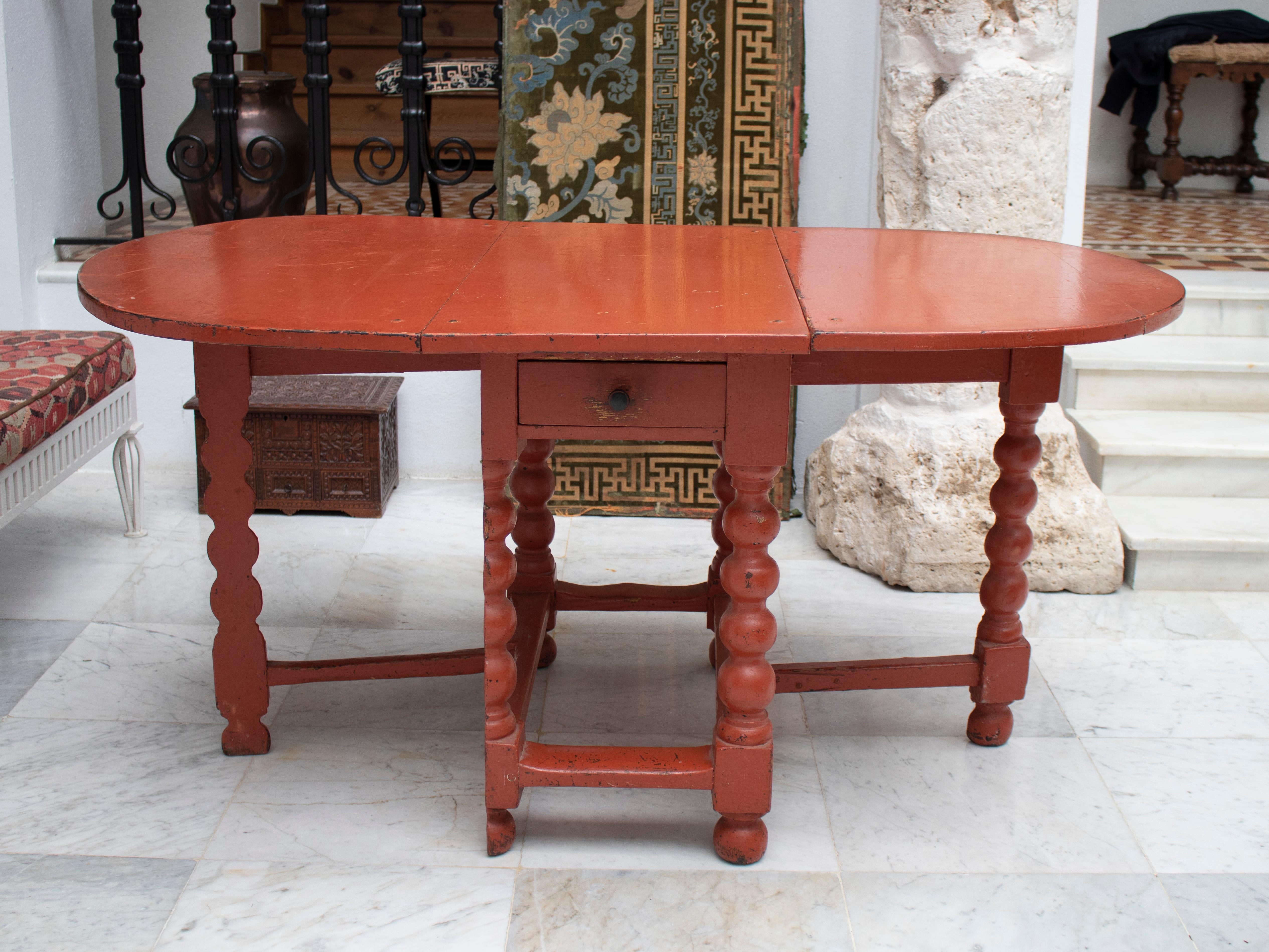 18th Century Spanish Wooden Folding Table Painted in Red 2