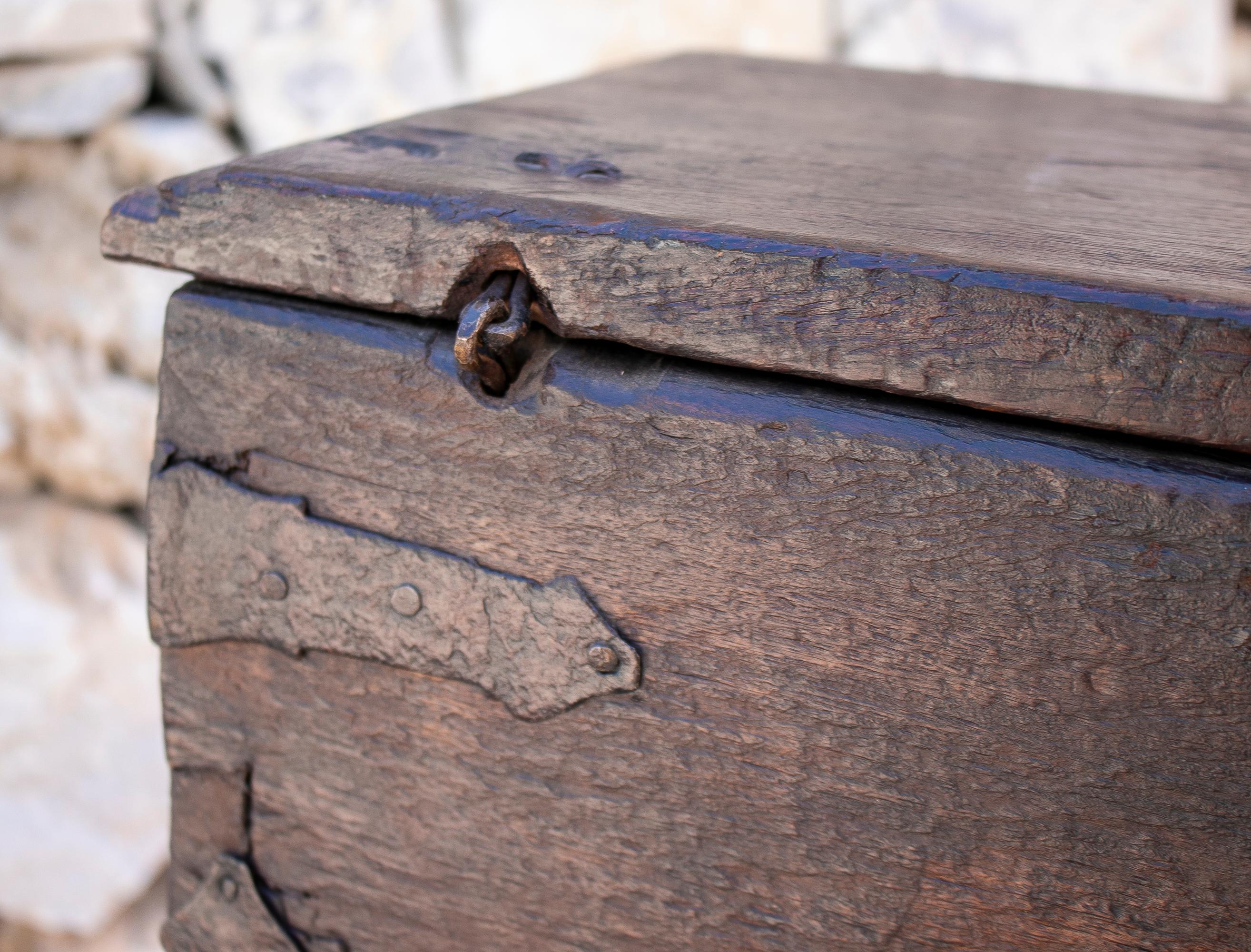 18th Century Spanish Wooden Trunk with Iron Hardware For Sale 2