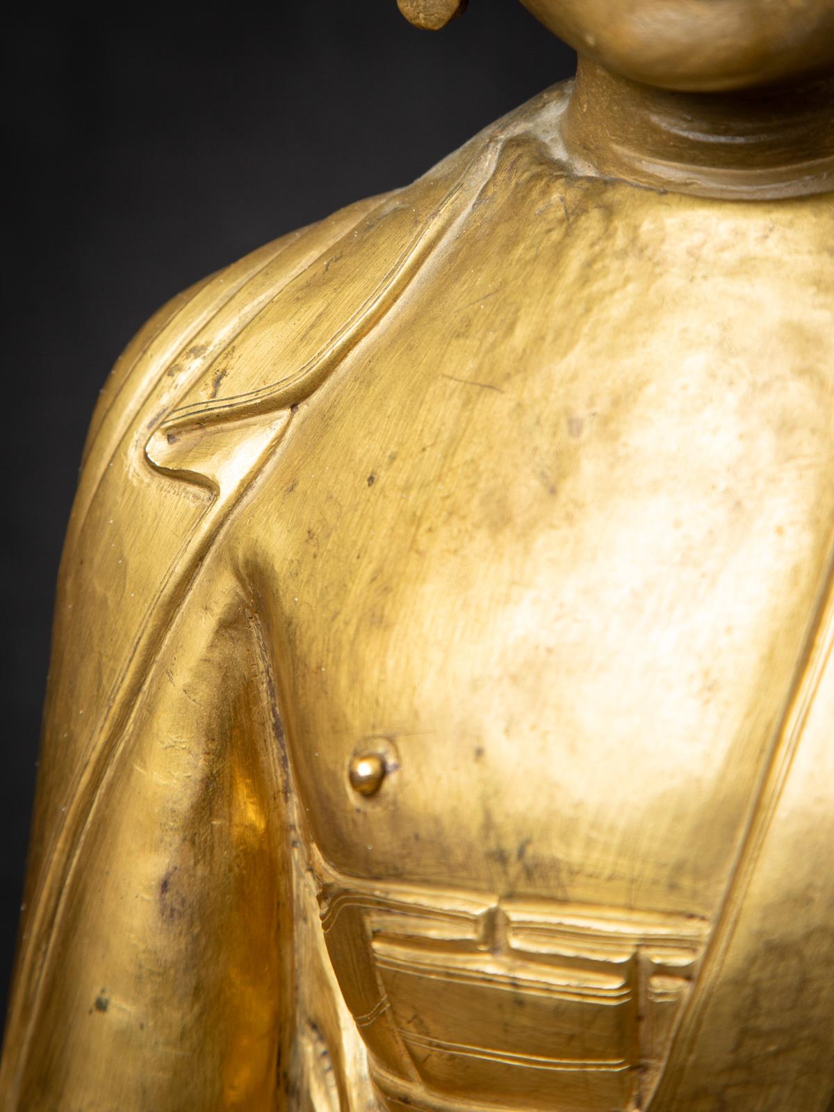 XVIIIe siècle Statue spéciale de Bouddha tibétain du XVIIIe siècle en Bhumisparsha Mudra en vente 5