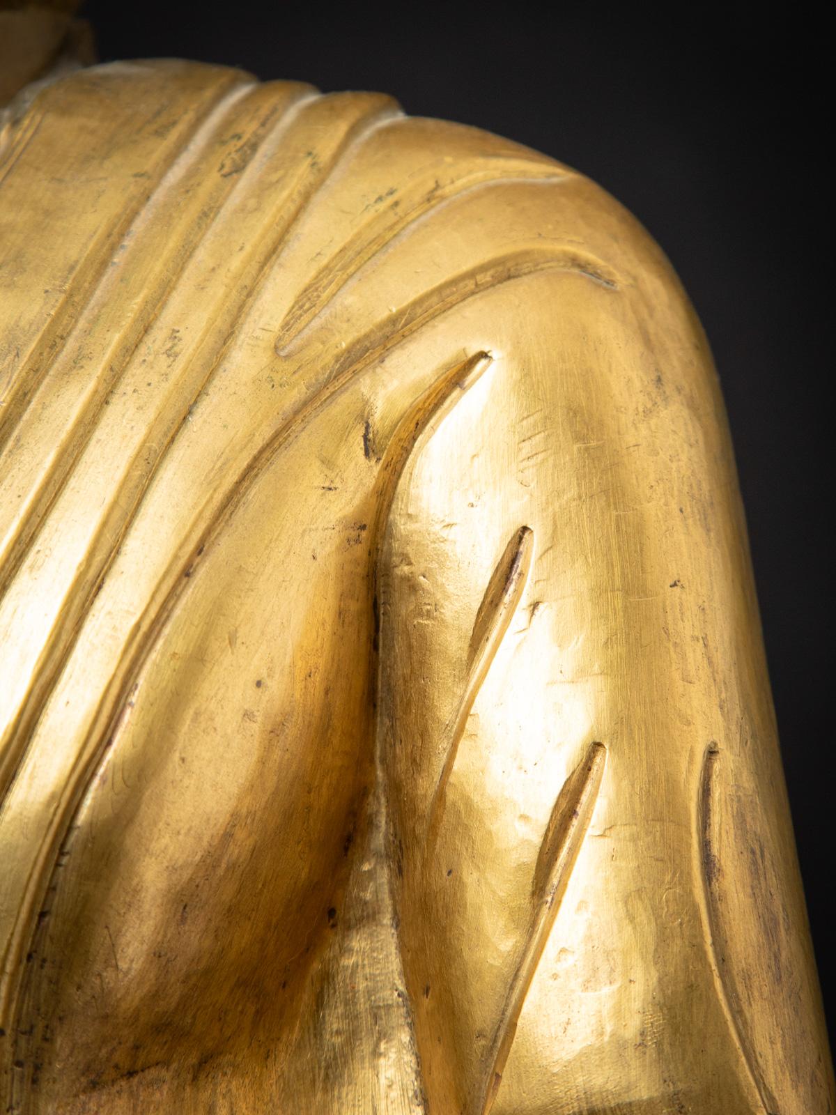 XVIIIe siècle Statue spéciale de Bouddha tibétain du XVIIIe siècle en Bhumisparsha Mudra en vente 7