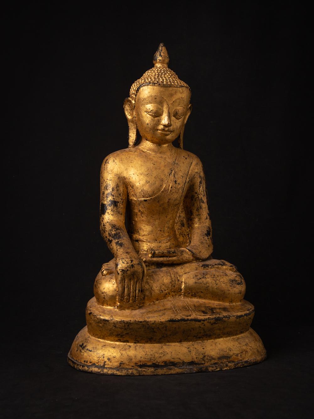 18th century Special antique bronze Burmese Buddha from Burma For Sale 1