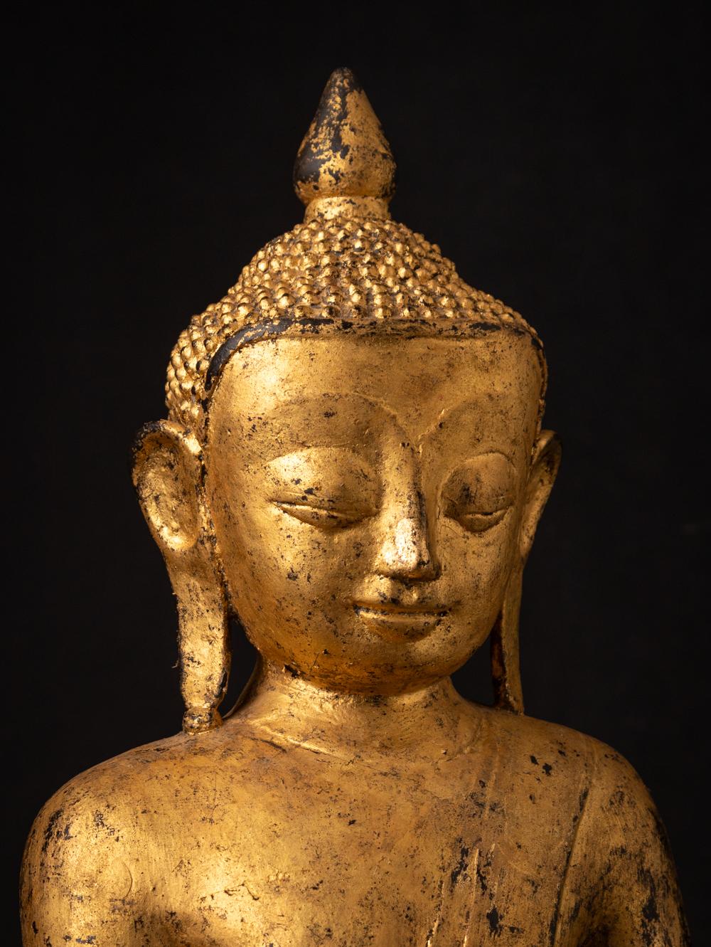 18th century Special antique bronze Burmese Buddha from Burma For Sale 3