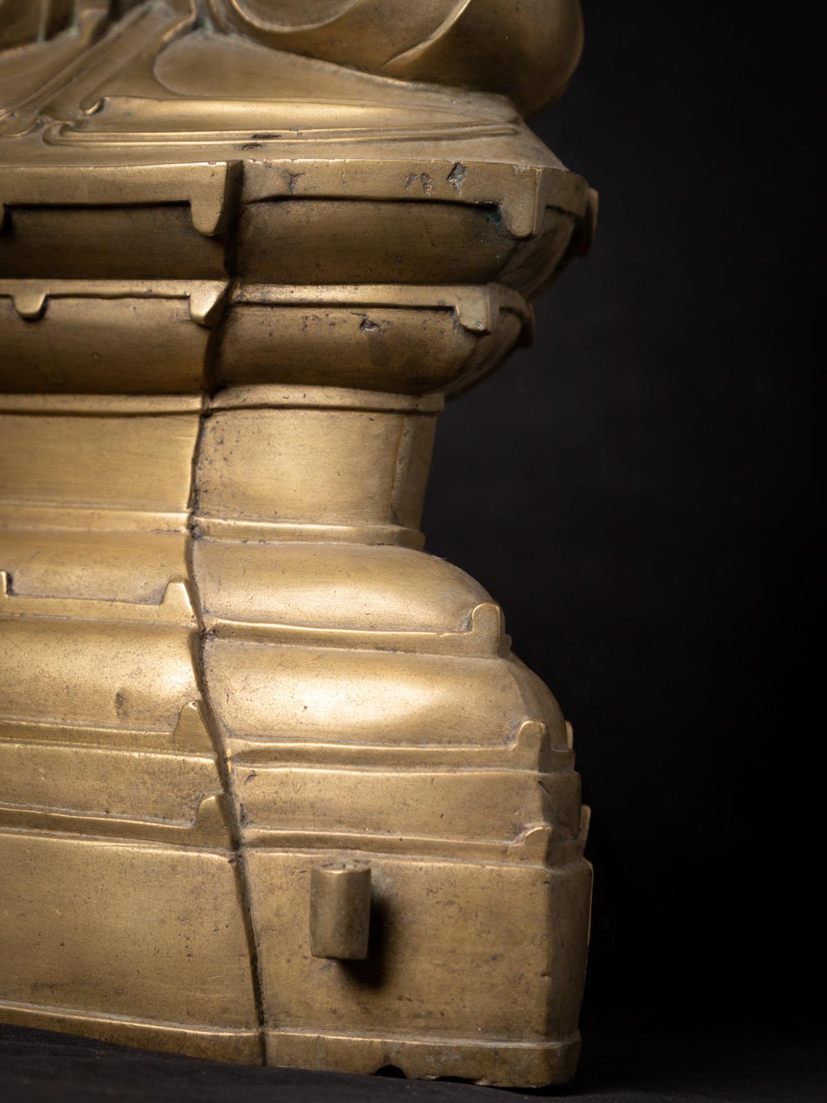 Sondere antike burmesische Buddha-Statue aus Bronze aus Burma aus dem 18. Jahrhundert im Angebot 11
