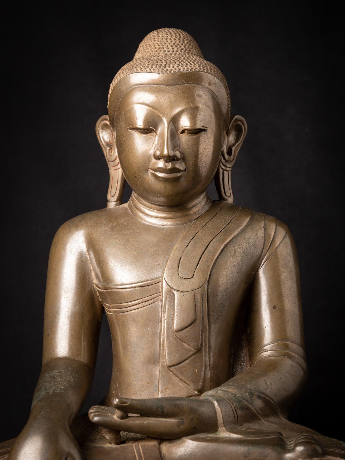 statue de Bouddha birman en bronze ancien spéciale du 18e siècle de Birmanie en vente 10