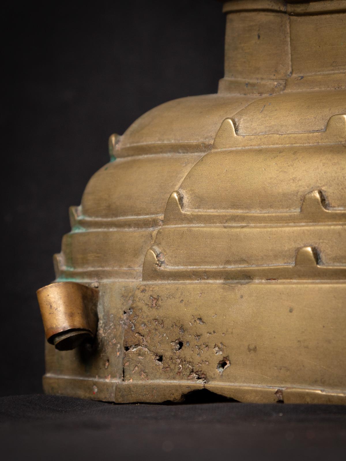 Sondere antike burmesische Buddha-Statue aus Bronze aus Burma aus dem 18. Jahrhundert im Angebot 12