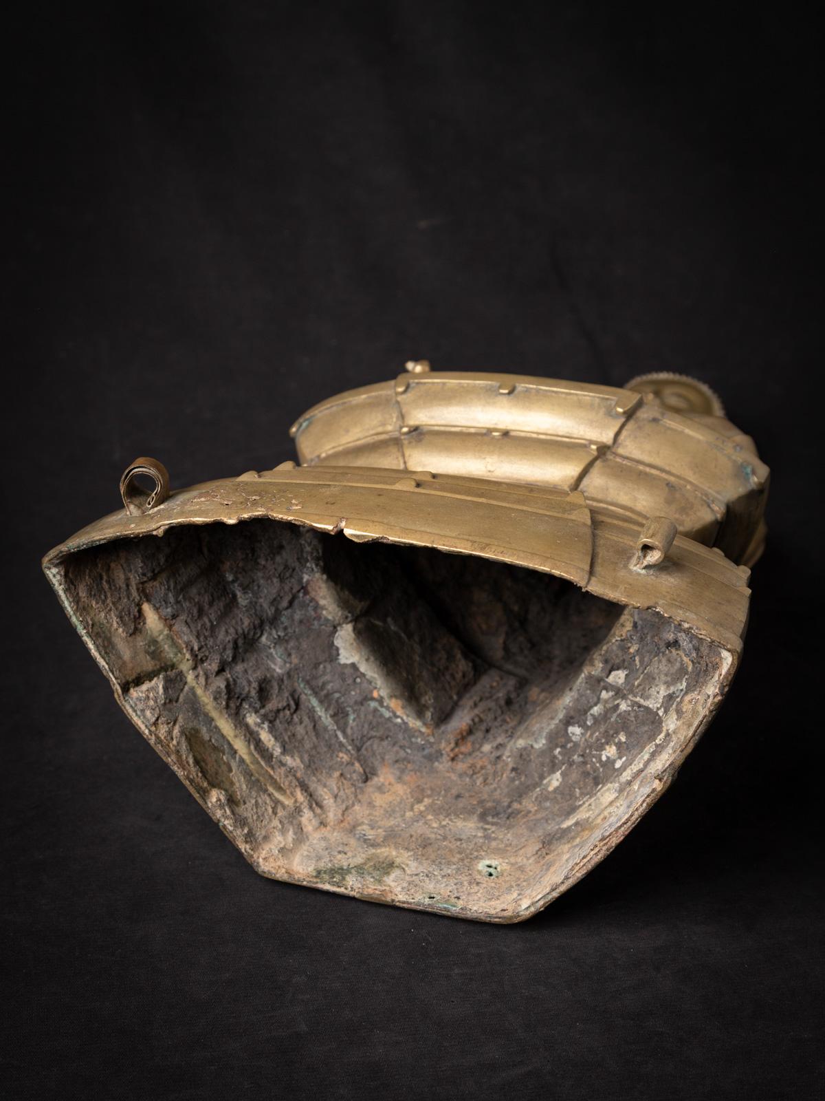 Sondere antike burmesische Buddha-Statue aus Bronze aus Burma aus dem 18. Jahrhundert im Angebot 15