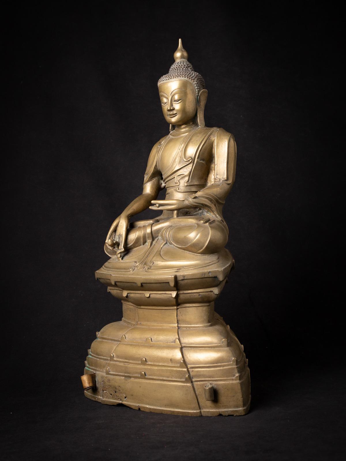 Sondere antike burmesische Buddha-Statue aus Bronze aus Burma aus dem 18. Jahrhundert (Thailändisch) im Angebot