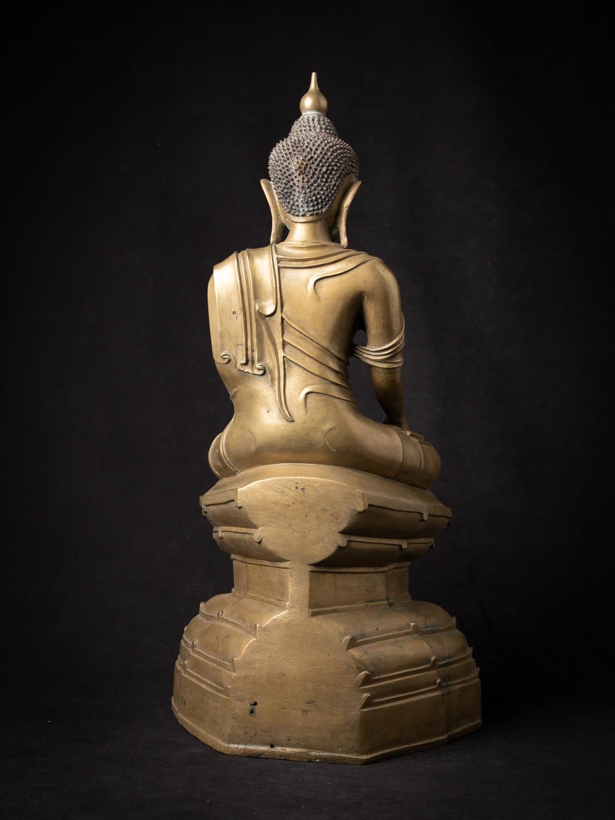 Sondere antike burmesische Buddha-Statue aus Bronze aus Burma aus dem 18. Jahrhundert im Zustand „Gut“ im Angebot in DEVENTER, NL