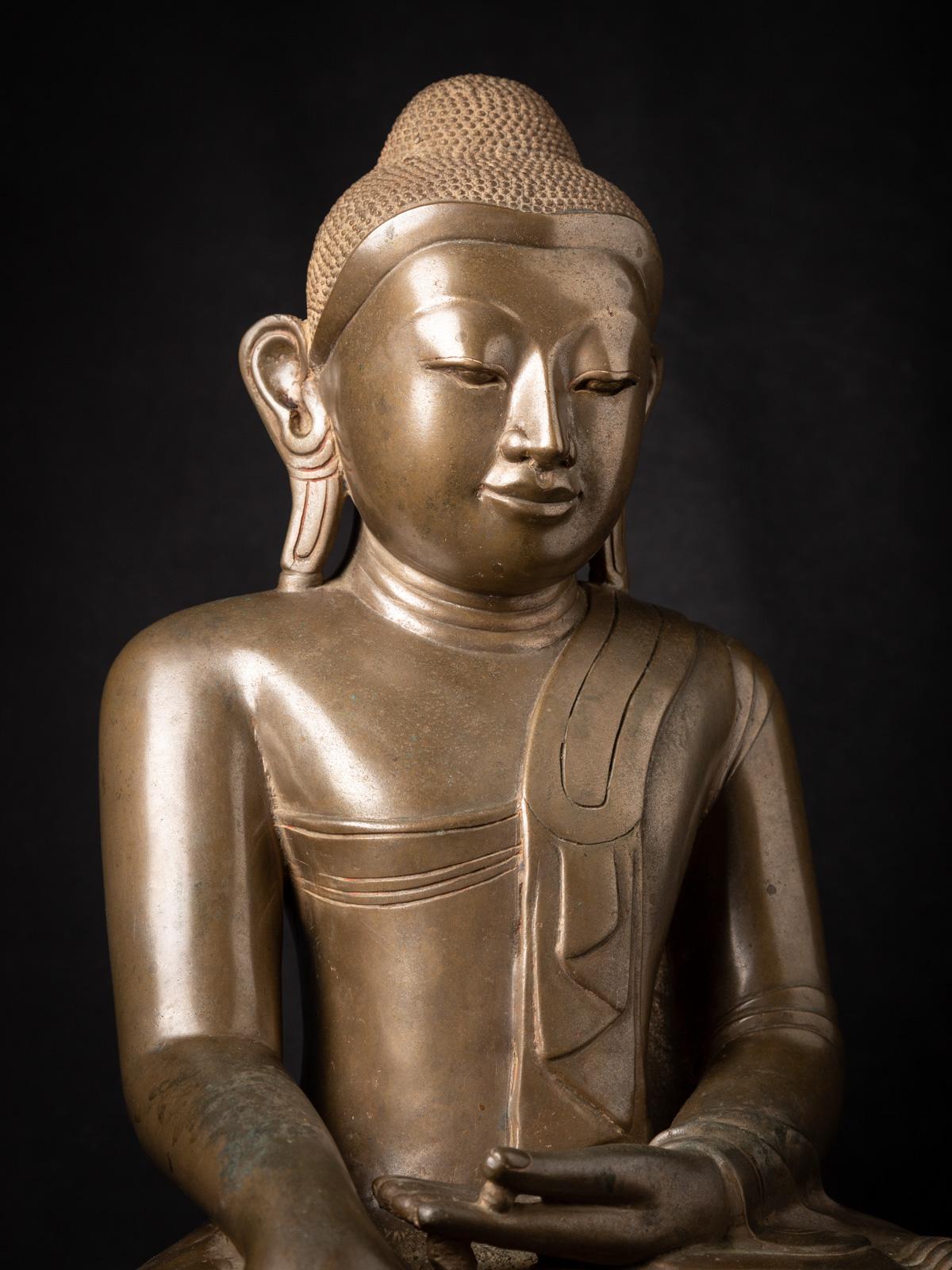 statue de Bouddha birman en bronze ancien spéciale du 18e siècle de Birmanie Bon état - En vente à DEVENTER, NL