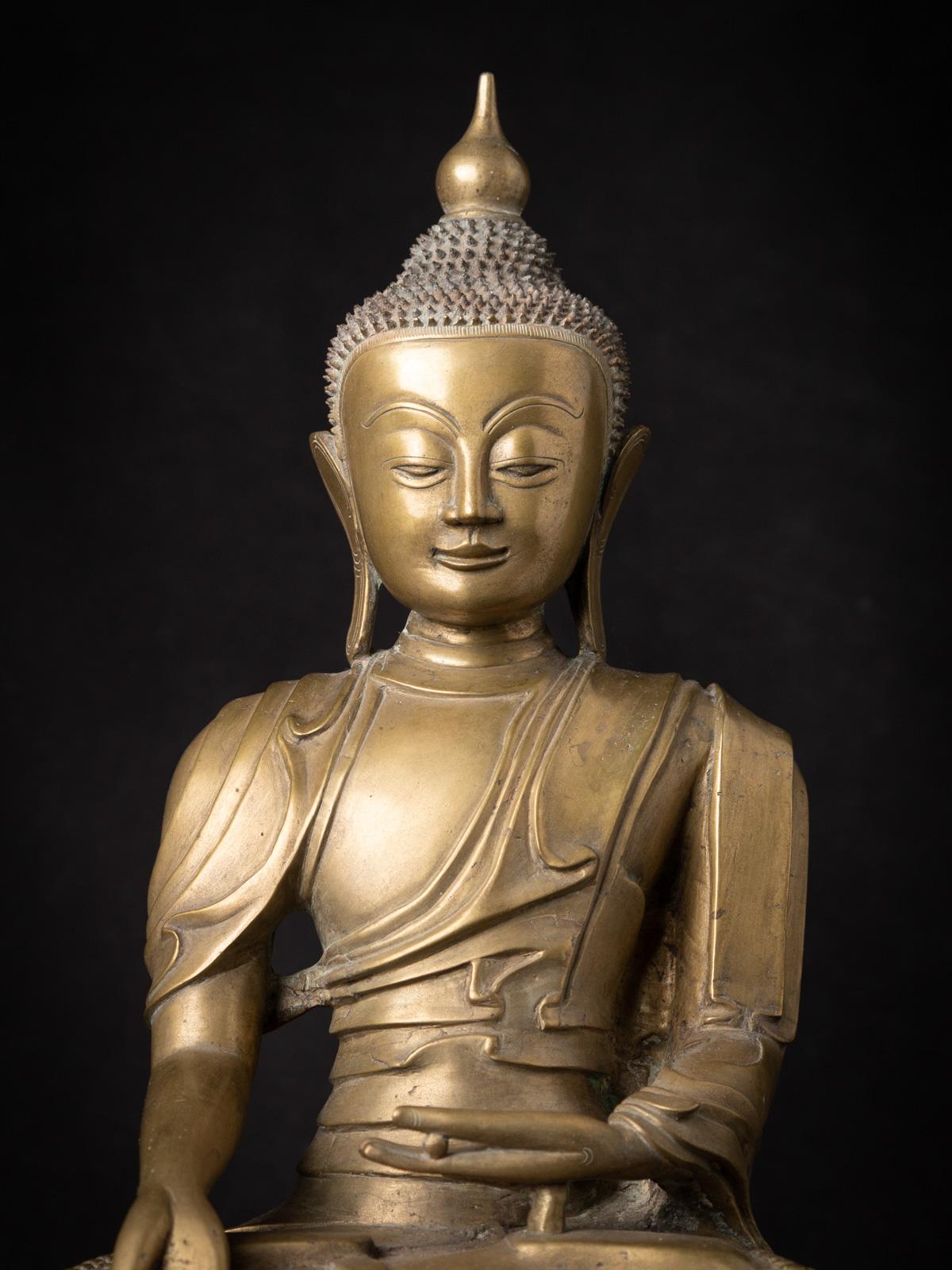 Sondere antike burmesische Buddha-Statue aus Bronze aus Burma aus dem 18. Jahrhundert im Angebot 1
