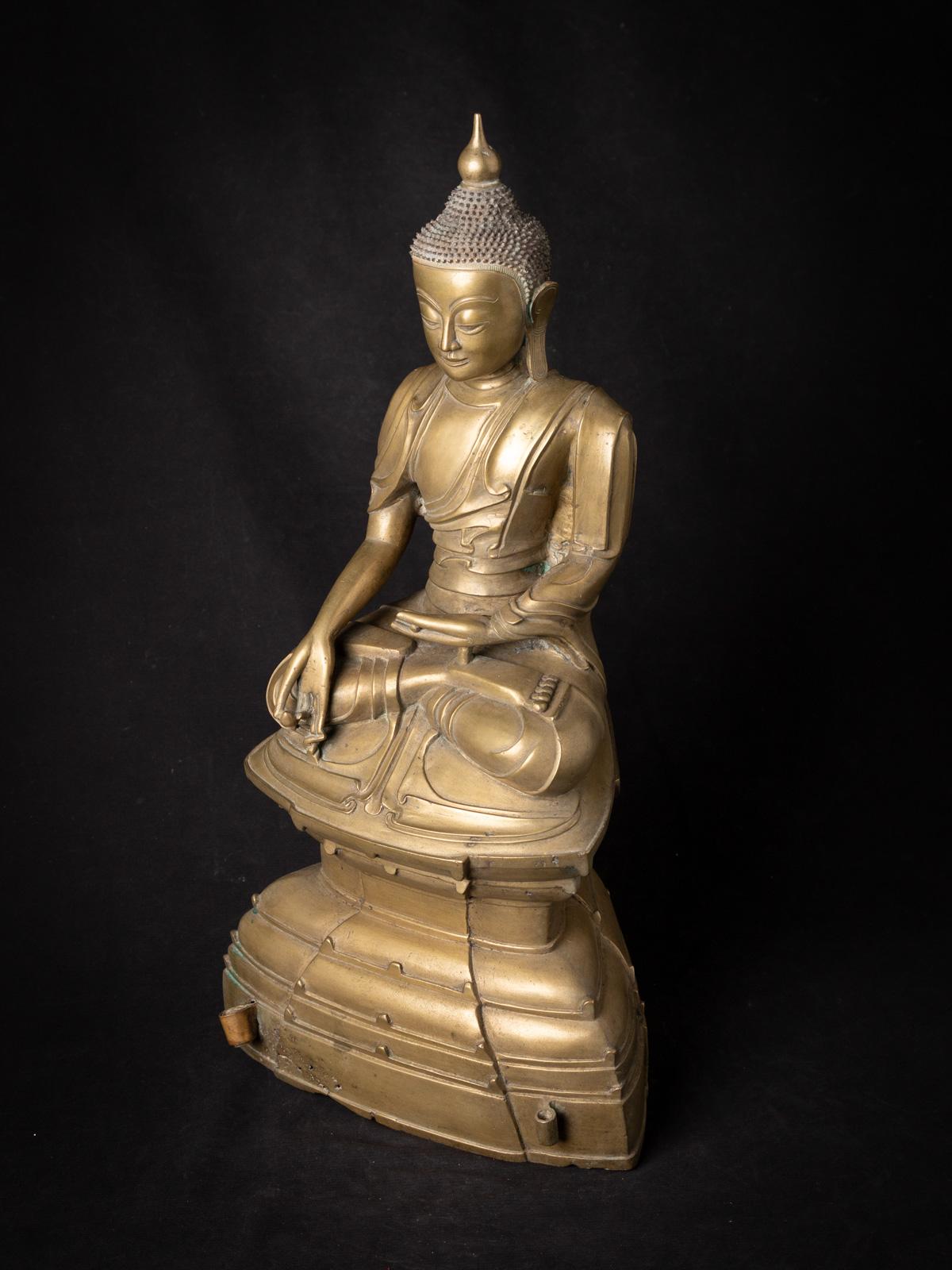 Sondere antike burmesische Buddha-Statue aus Bronze aus Burma aus dem 18. Jahrhundert im Angebot 3
