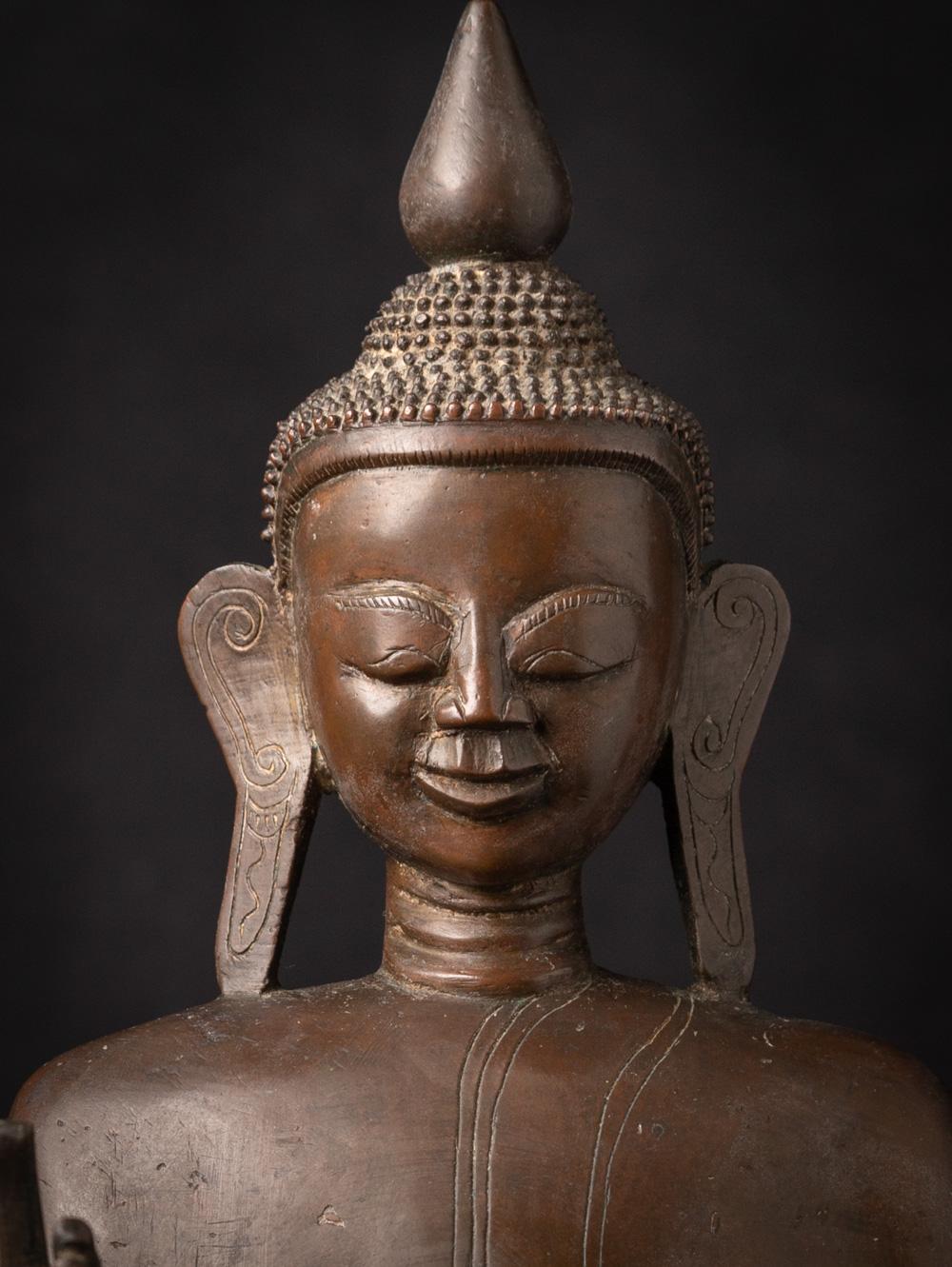 Sondere antike burmesische Shan-Buddha-Statue aus Bronze aus Burma aus dem 18. Jahrhundert im Angebot 2