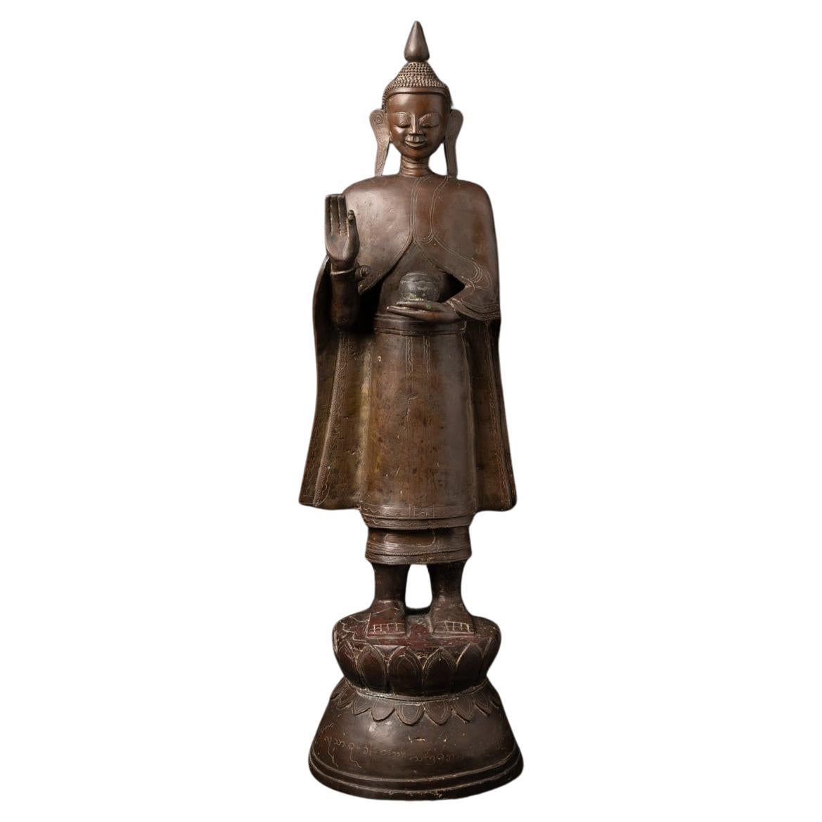 Sondere antike burmesische Shan-Buddha-Statue aus Bronze aus Burma aus dem 18. Jahrhundert im Angebot